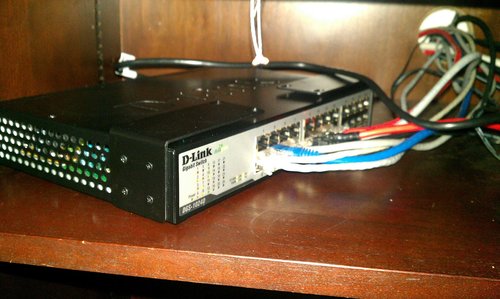 D-Link DGS-1024D, Ethernet Switch, 24 Port Gigabit Unmanaged Fanless Network Hub Desktop or Rack Mountable customer photo 1