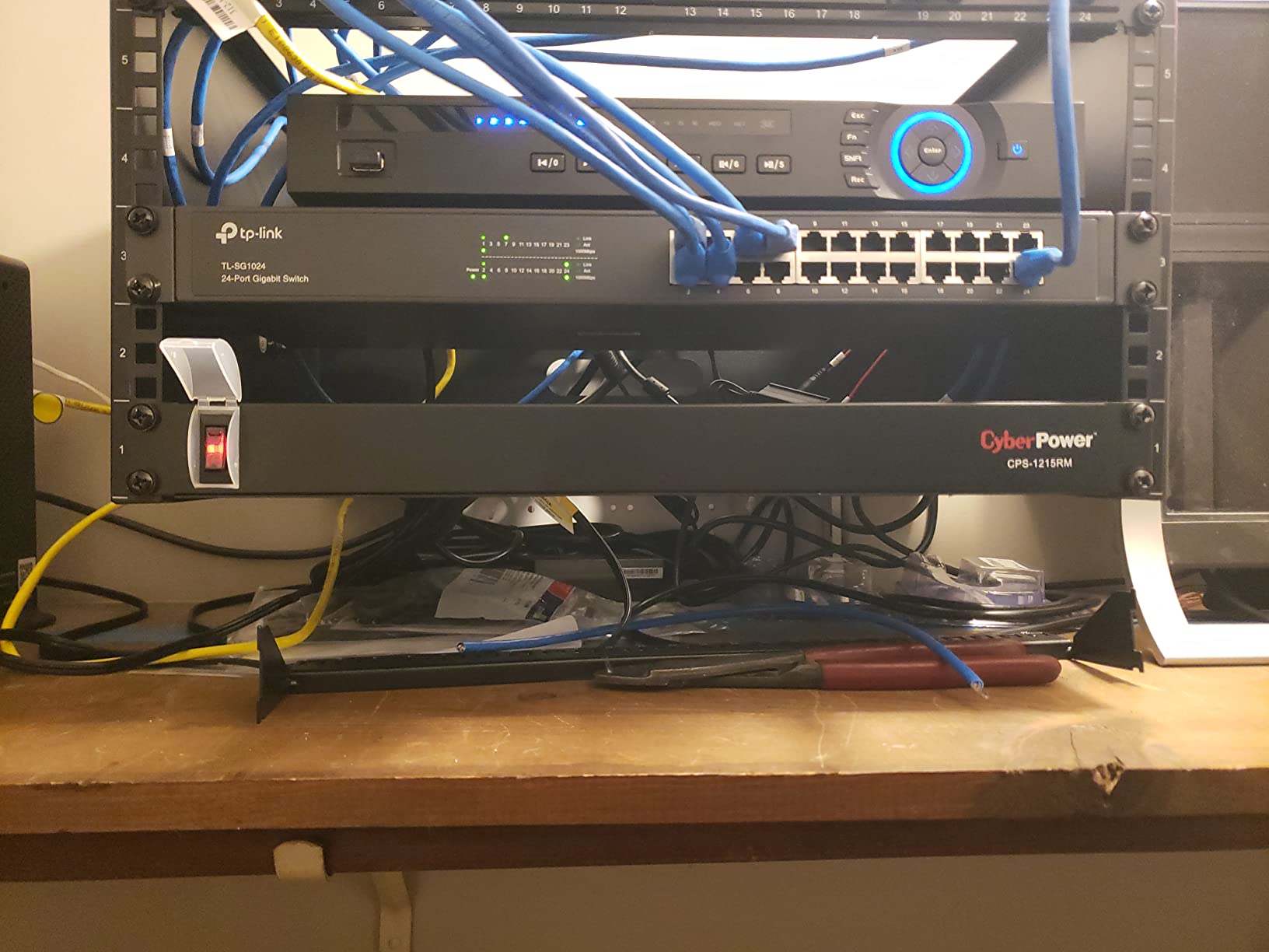 CyberPower CPS1215RM Basic PDU, 100-125V/15A, 10 Outlets, 15ft Power Cord, 1U Rackmount customer photo 2