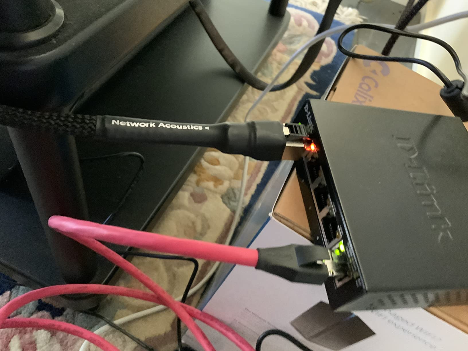 D-Link DGS-108, 8 Port Gigabit Ethernet Switch Unmanaged, Network Splitter, Silent Fanless, Network Hub, Sturdy Metal with Shielded Ports, Compact Desktop/Wall Mount, QoS, Energy Saving, Plug and Play customer photo 1