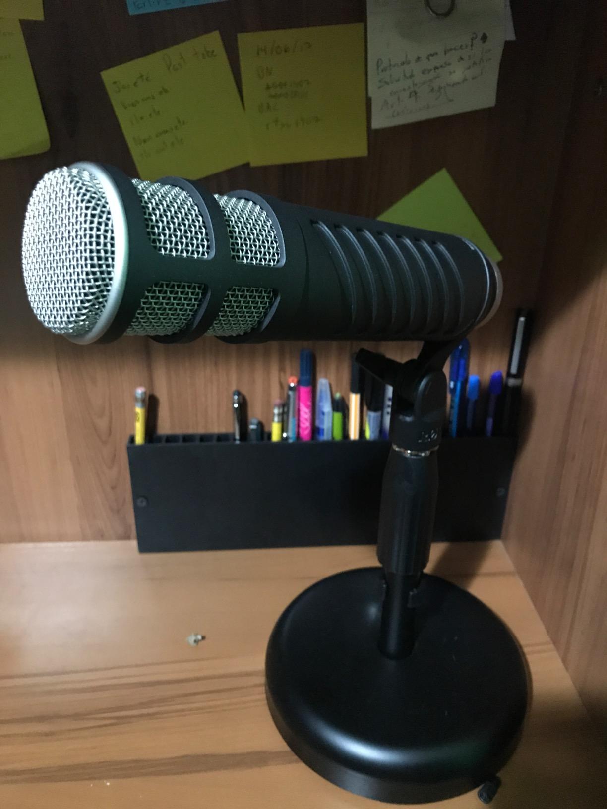 RØDE Microphones Procaster Broadcast Dynamic Vocal Microphone | Cardioid dynamic microphone with XLR3 connector for broadcasting, podcasting and voice recording customer photo 1