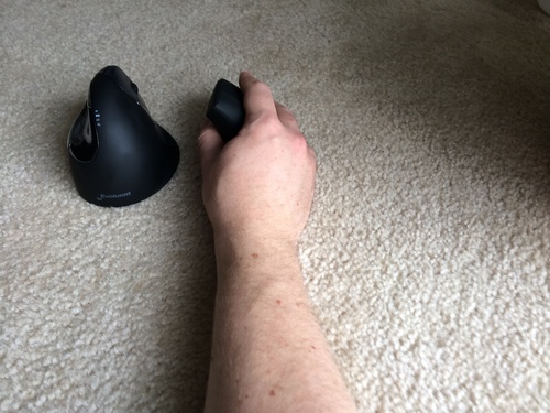 Anker 2.4G Wireless Ergonomic Mouse, Right Hand Vertical Mouse USB Receiver | Multi-Device Connectivity, 800/1200/1600 DPI, Wireless Mouse for Laptop, Desktop, PC, 5 Buttons, Black (Batteries Required) customer photo 1