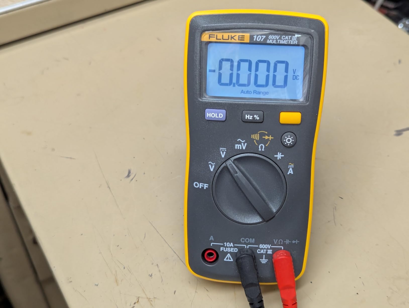 Fluke 107 AC/DC Current Handheld Digital Multimeter, Gray customer photo 1