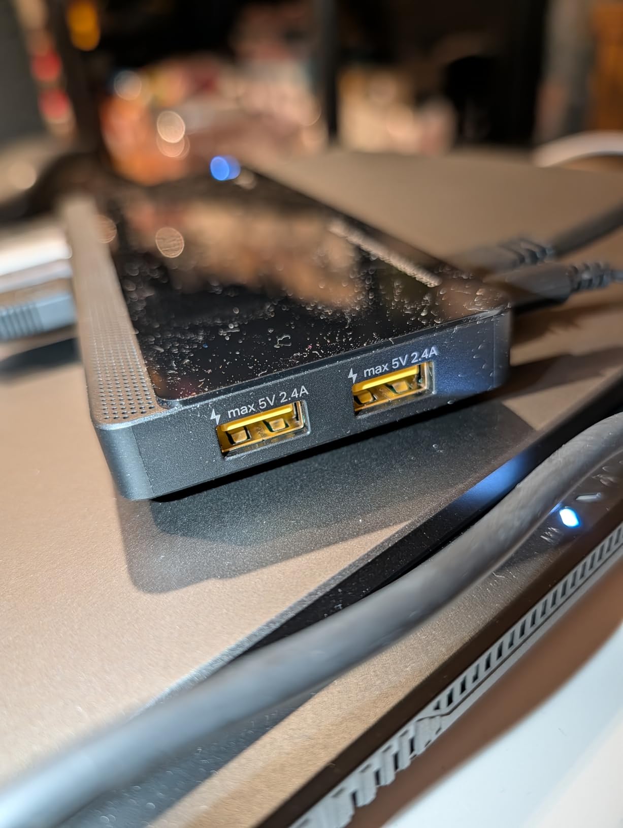 TP-Link Powered USB Hub 3.0 with 7 USB 3.0 Data Ports and 2 Smart Charging USB Ports (UH720) customer photo 2