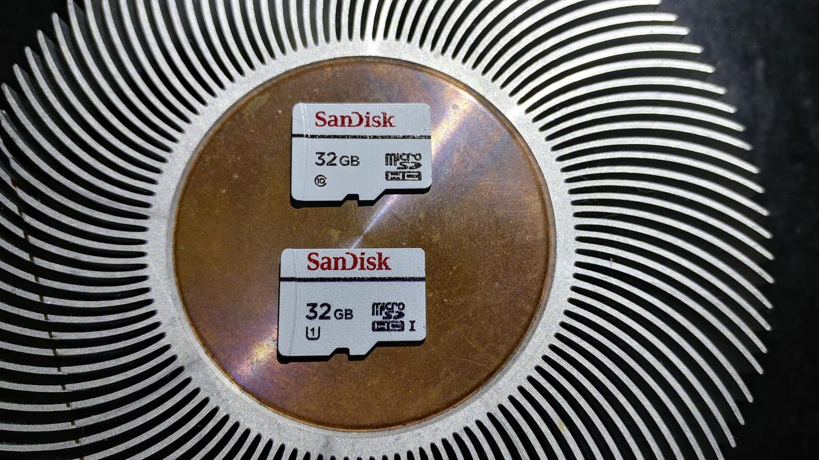 SanDisk High Endurance Video Monitoring Card with Adapter 64GB (SDSDQQ-064G-G46A), White customer photo 1