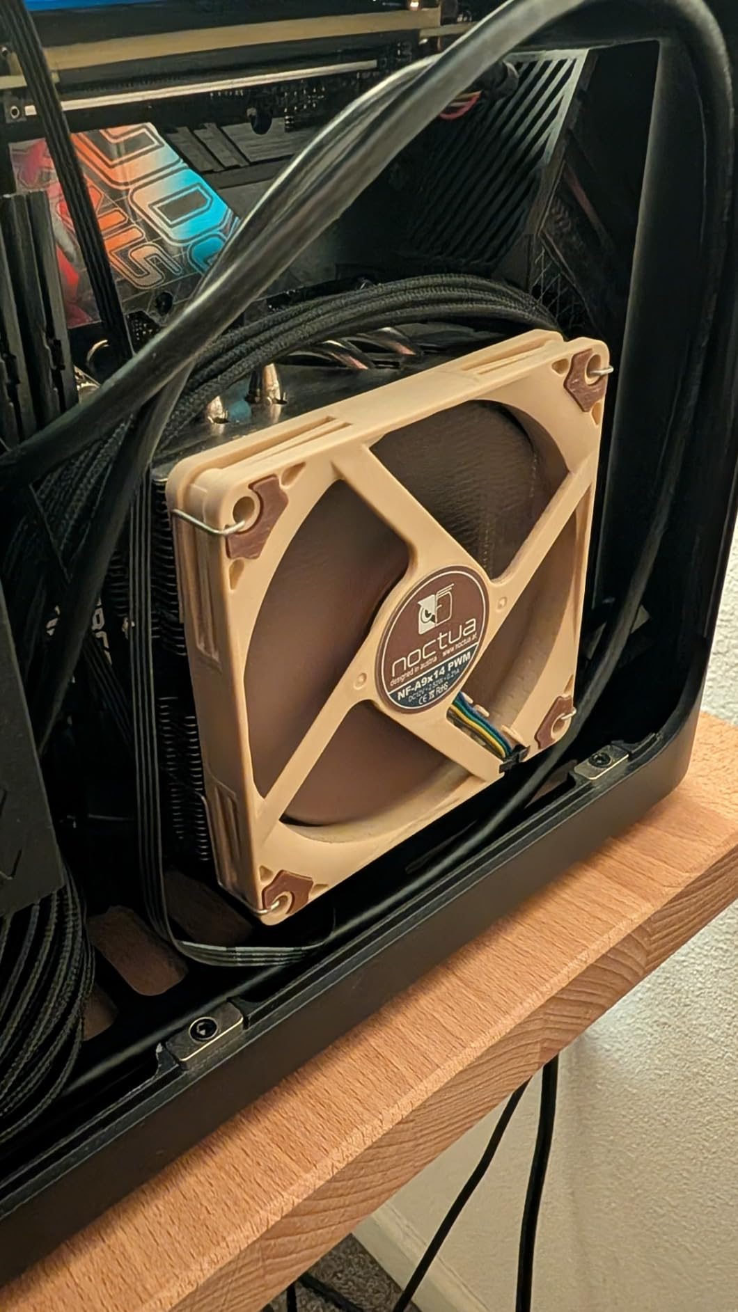 Noctua NH-L9x65, Quiet High-Performance Low-Profile CPU Cooler | 65mm Height, ITX SFF Low-Noise Cooling, For Intel and AMD, 92mm Slim Fan, No RAM or PCIe Overhang, Rich Accessory Kit customer photo 2