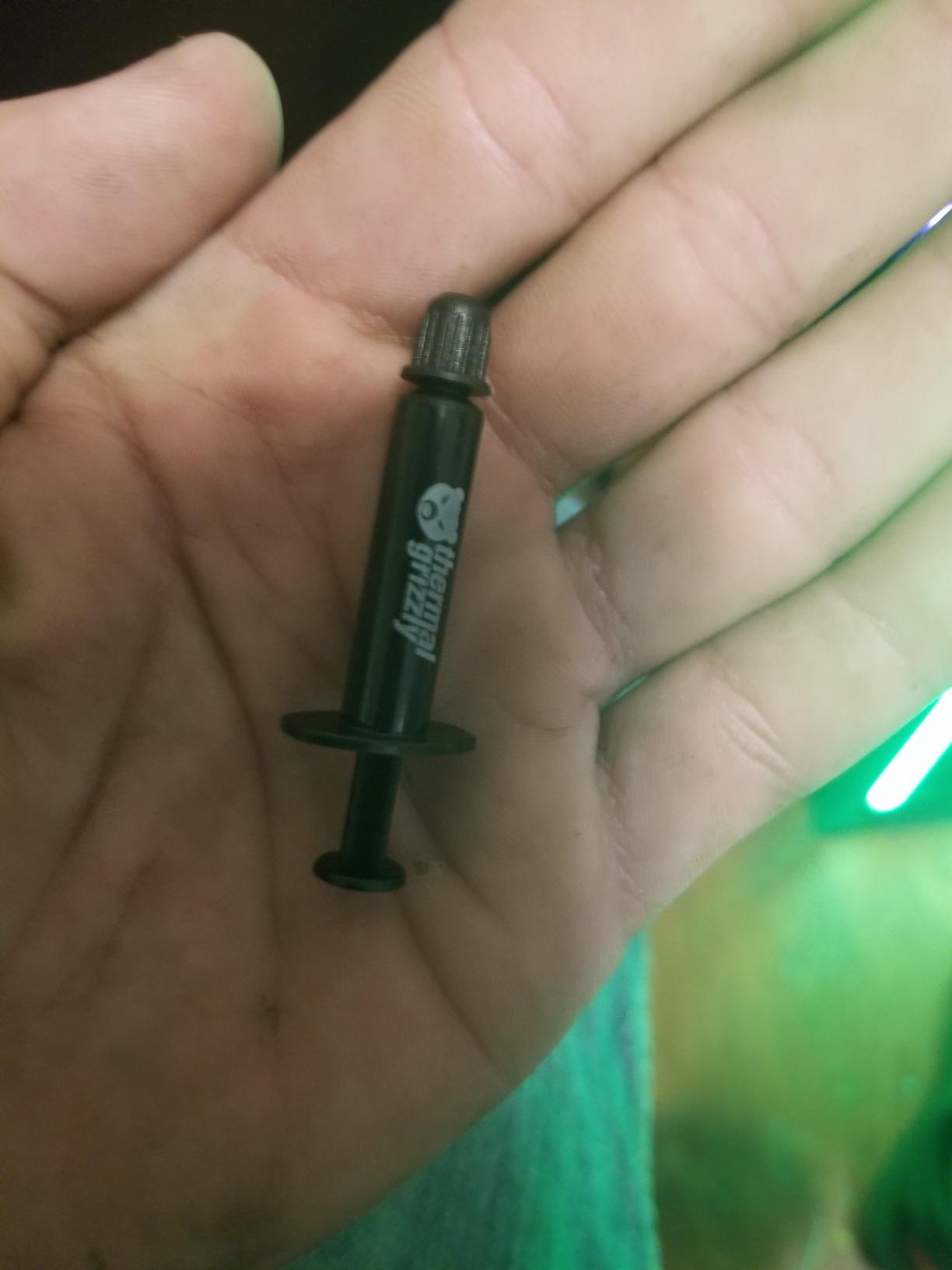 Thermal Grizzly Kryonaut - 1 Gram - Extremely High Performance Thermal Paste for CPU/GPU/PS4/PS5/Xbox customer photo 1