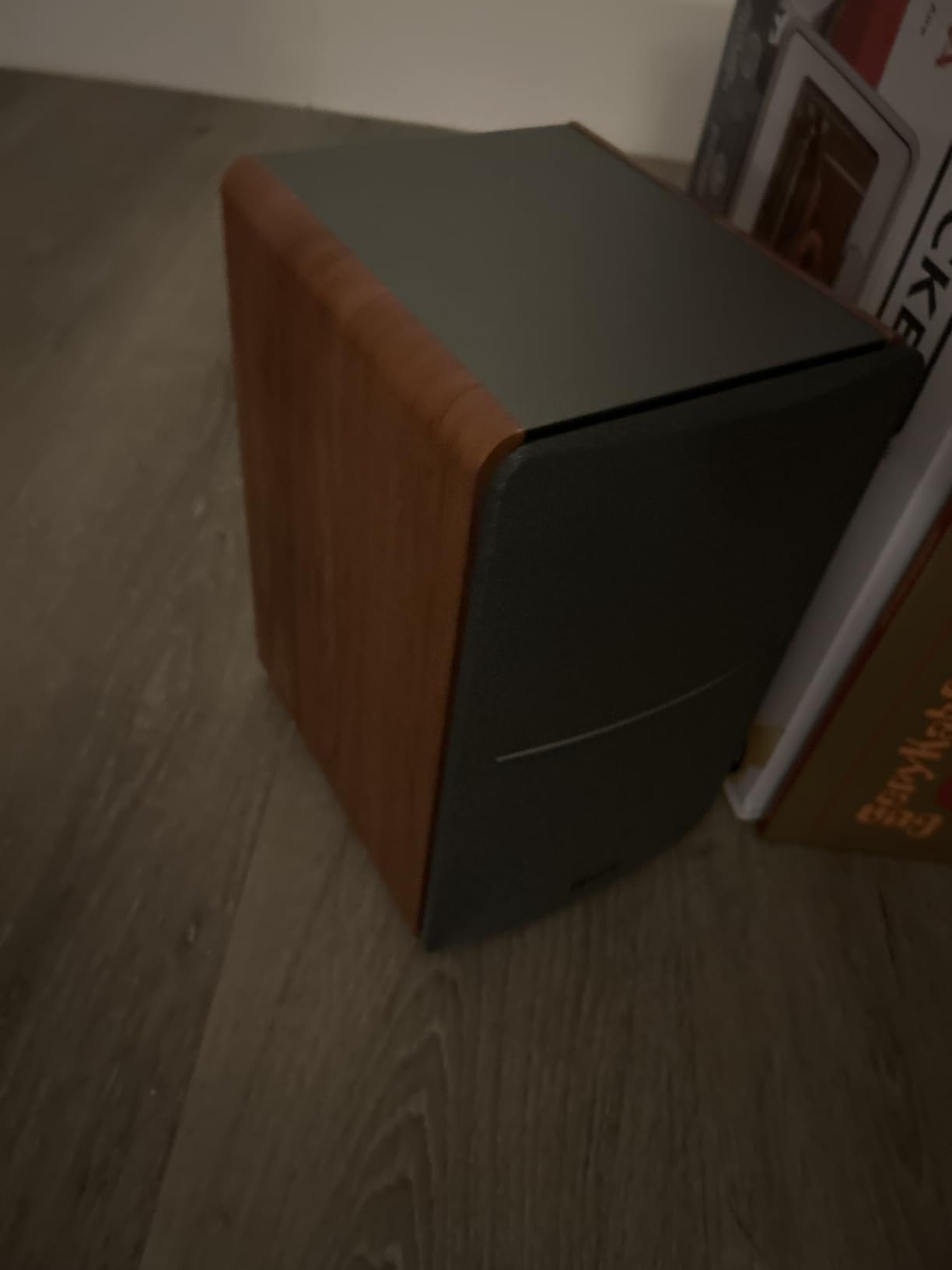 Edifier R1280T Powered Bookshelf Speakers - 2.0 Active Near Field Studio Monitor Speaker - Wooden Enclosure - 42 Watts RMS customer photo 2