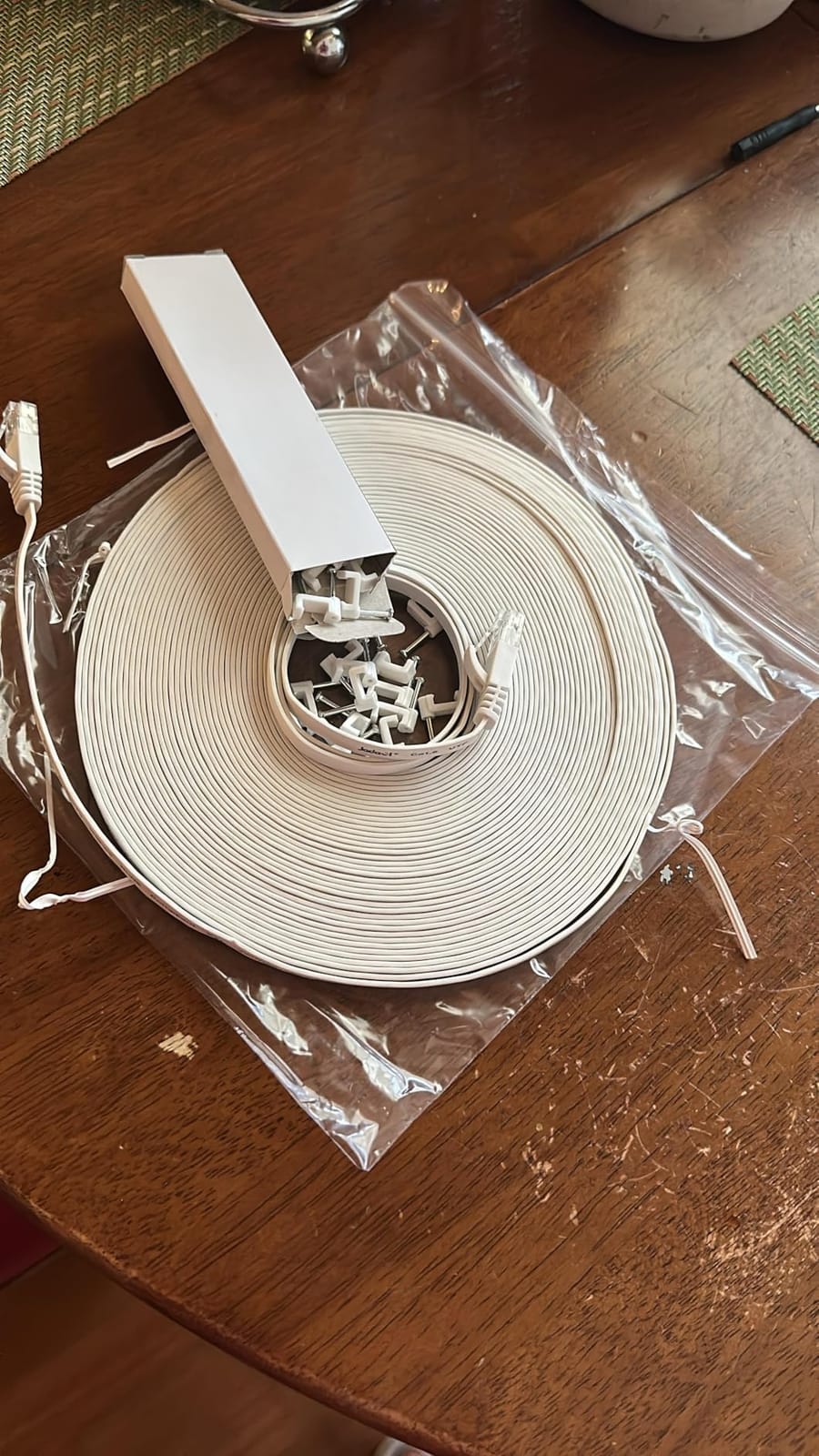 Jadaol Cat6 Ethernet Cable 25FT with Clips 10Gbps Flat Network Cable, White, RJ45 LAN Patch Cable for Router, Modem, Switch, Gaming customer photo 1