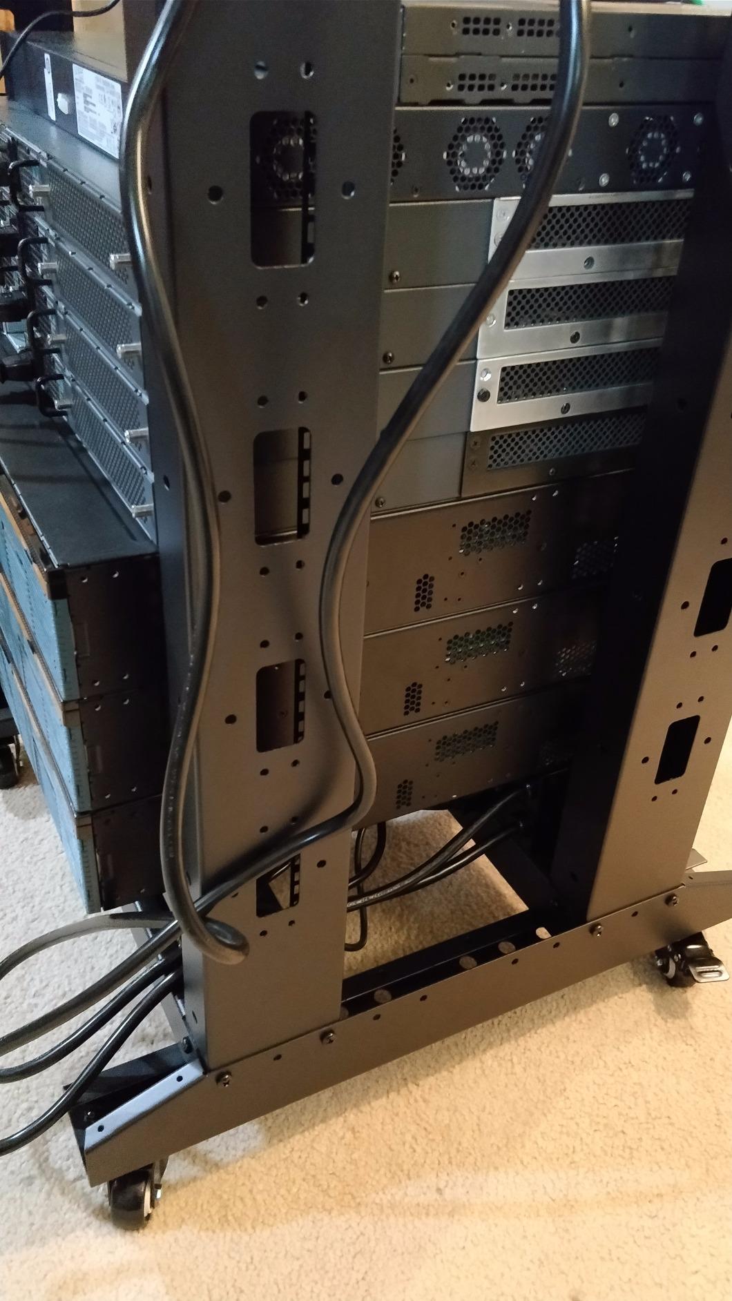 NavePoint 4ft Open Frame 19 Inch 22U 4-Post Network Server Relay Rack Rolling with Casters customer photo 1