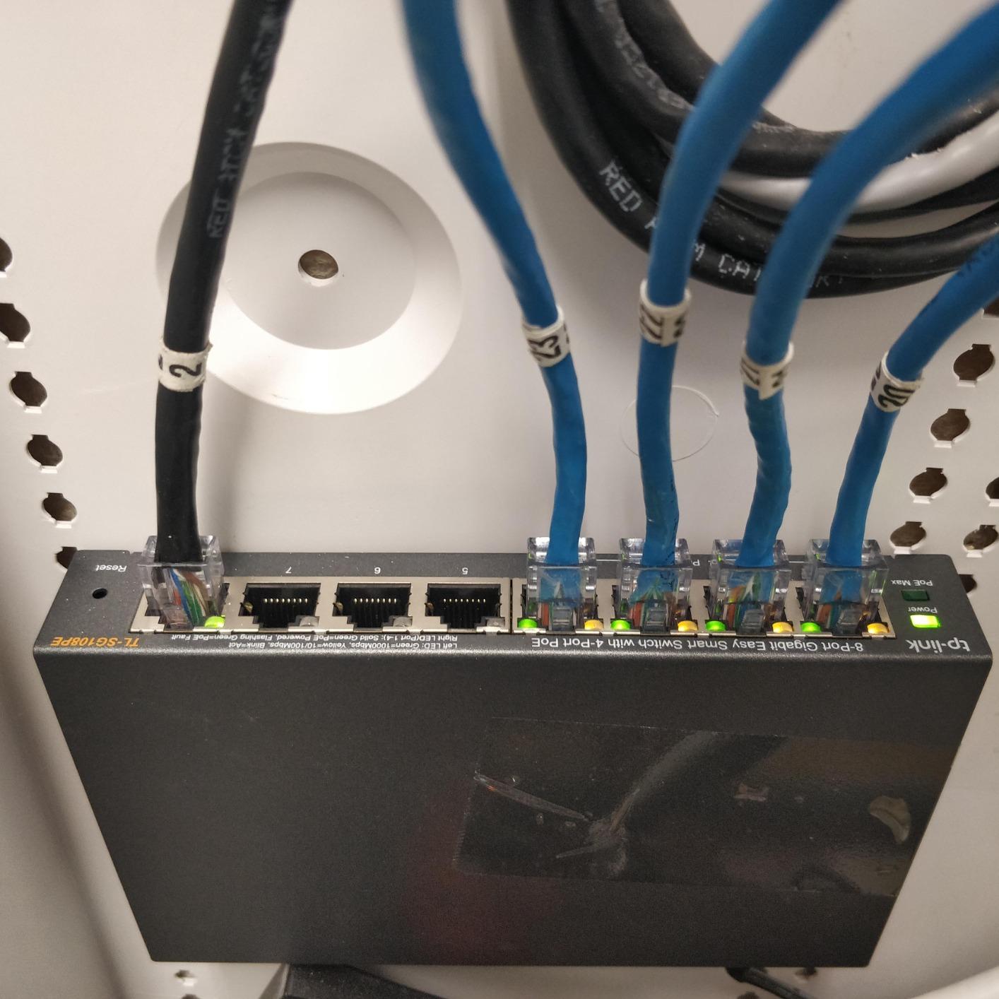 TP-Link TL-SG108PE V3 | 8 Port Gigabit PoE Switch | Easy Smart Managed | 4 PoE+ Ports @64W | Plug & Play | Sturdy Metal w/ Shielded Ports | Fanless | QoS, Vlan & IGMP | Limited Lifetime Protection customer photo 1