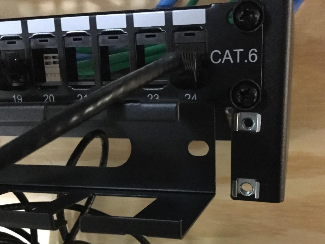 StarTech 3ft Vertical Cable Management Duct with Cover - 0U Open Slot Finger Duct Wire Raceway for 19 Inch Server Rack (CMVER20UF) customer photo 1