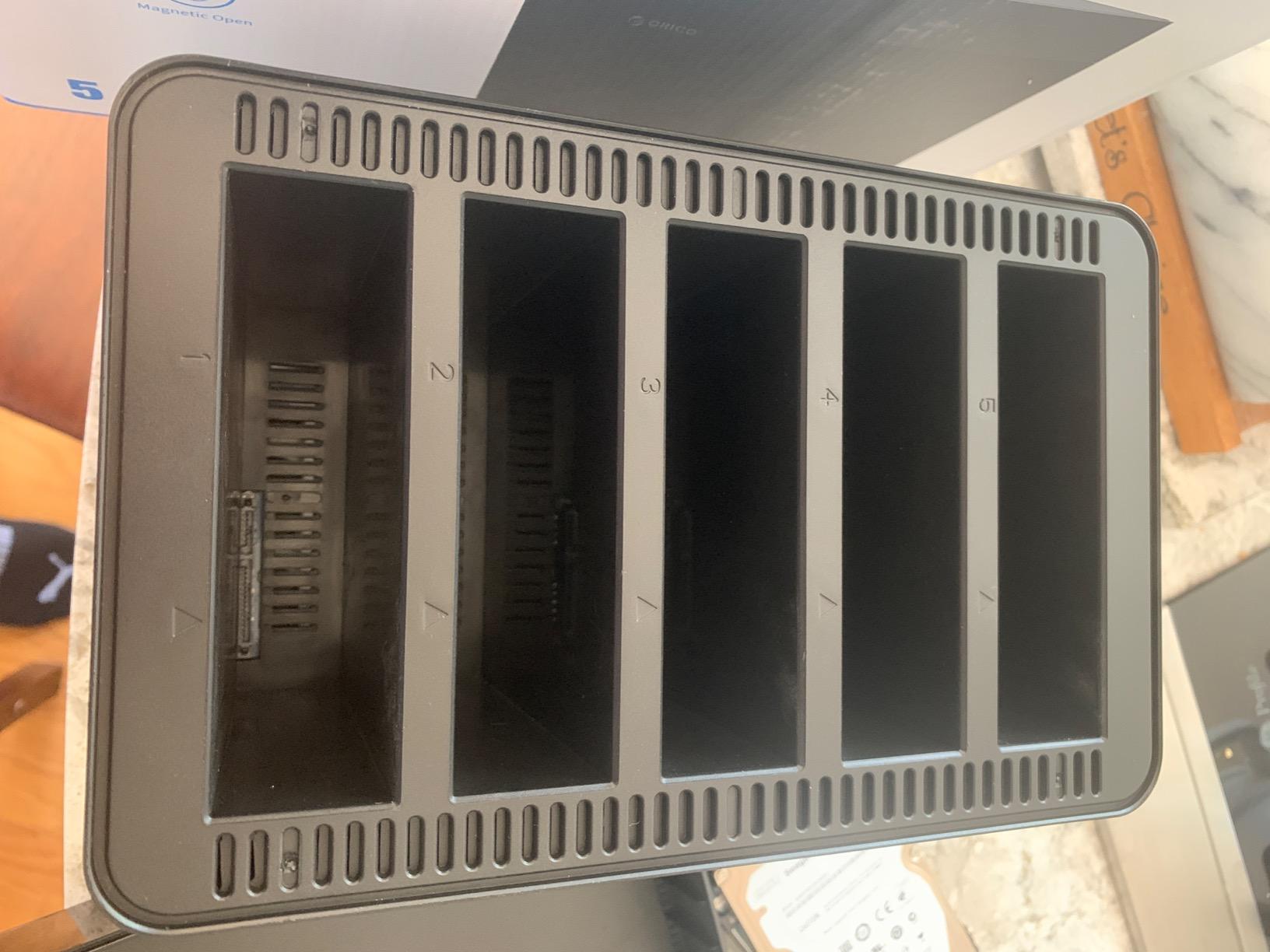 ORICO 5 Bay Hard Drive Enclosure Supports 2.5/3.5 inch Drives, Magnetic USB 3.0 to SATA HDD Docking Station customer photo 2