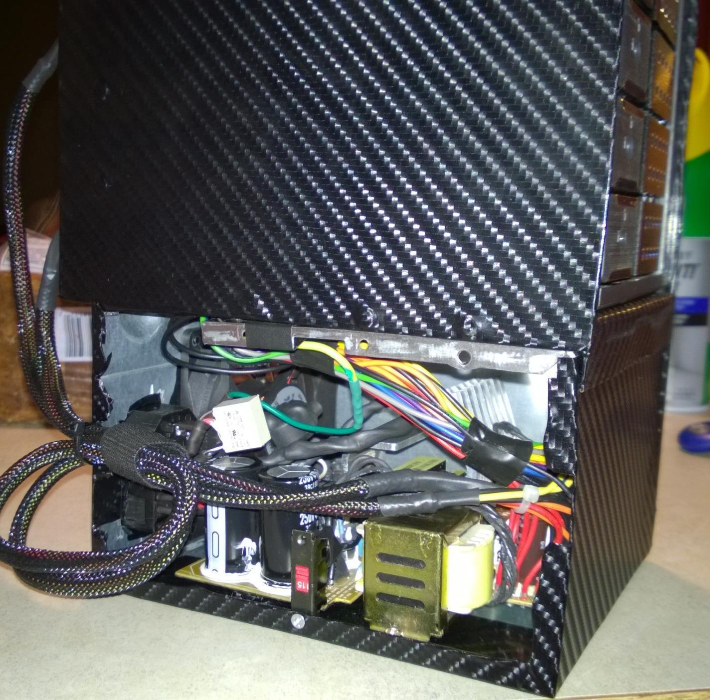 StarTech 3.5in to 5.25in SATA SAS Trayless Bay, Aluminum (HSB1SATSASBA) | One 3.5in SATA or SAS drive, Hot-swap, Removable, Trayless, Lockable door with keys customer photo 1