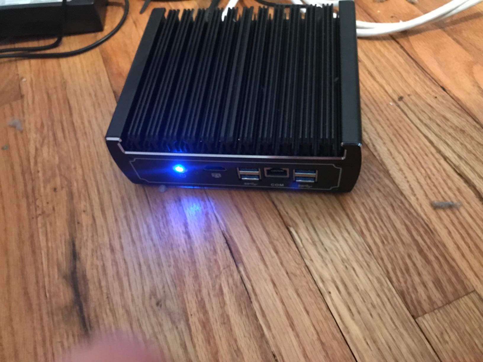 Protectli Vault FW6A - 6 Port, Firewall Micro Appliance/Mini PC - Intel Dual Core, AES-NI, Barebone customer photo 1