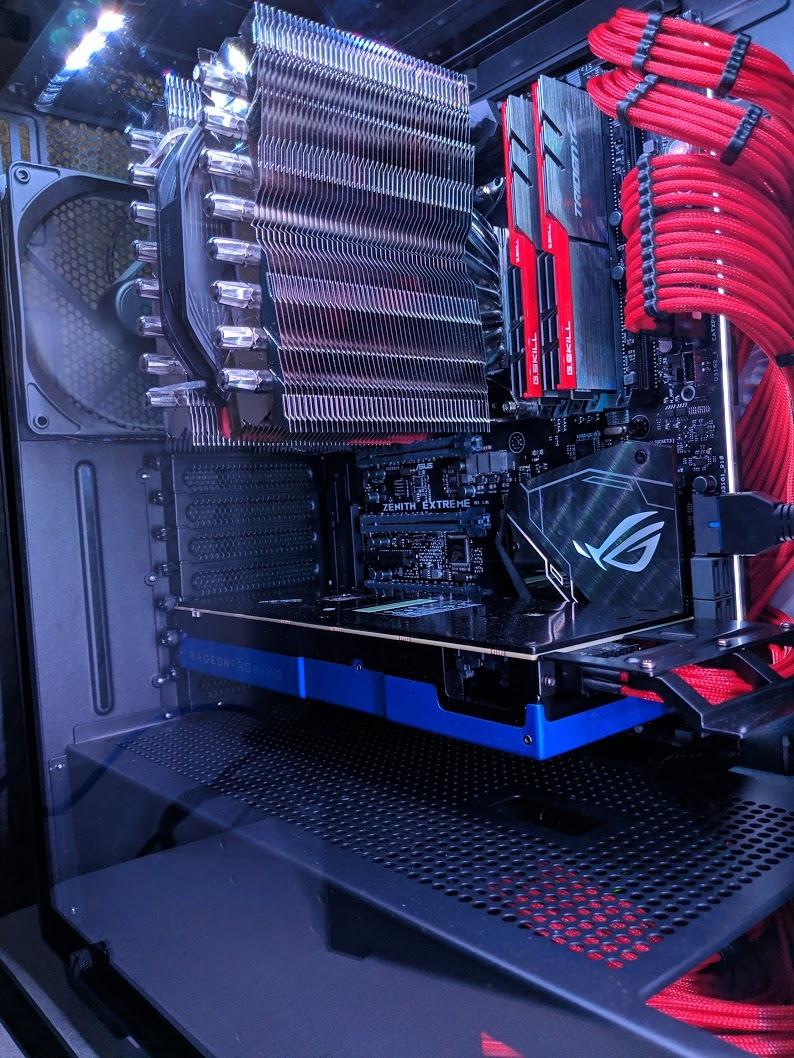 Radeon Pro WX 9100 Graphics Card - 16 GB customer photo 2