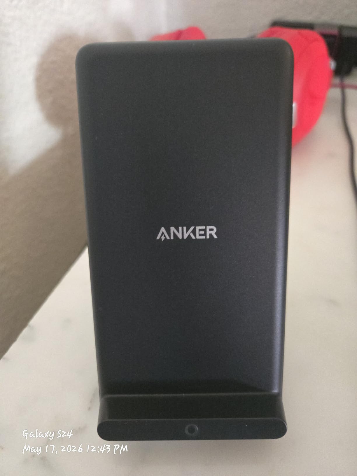 Anker 313 Qi-Certified 10W Max Wireless Charger Stand | Fast Power for iPhone 15 / 14 / 13 / 12 / 11 / X / 8, Galaxy S23 / S22, and More (Micro-USB Cable, Adapter Not Included) customer photo 1