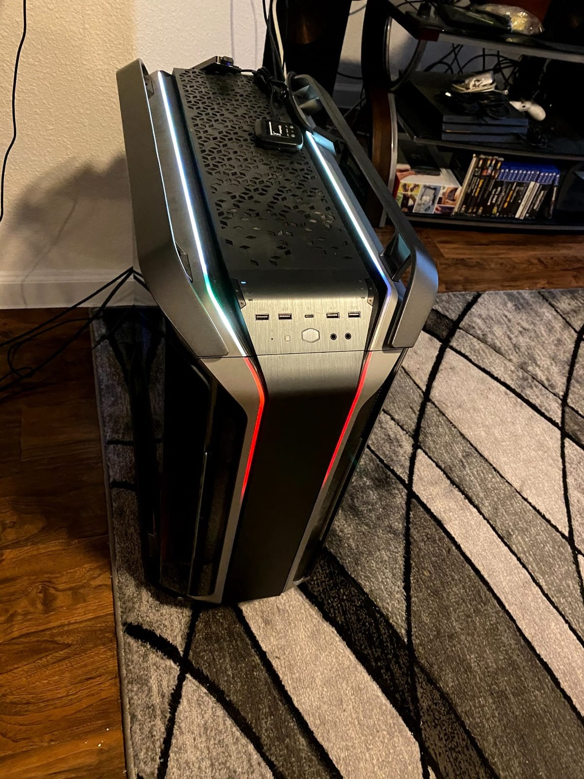Cooler Master Cosmos C700M E-ATX Full-Tower, Curved Tempered Glass Panel, Riser Cable, Flexible Interior Layout, Diverse Liquid Cooling, Type-C, Customizable ARGB customer photo 2
