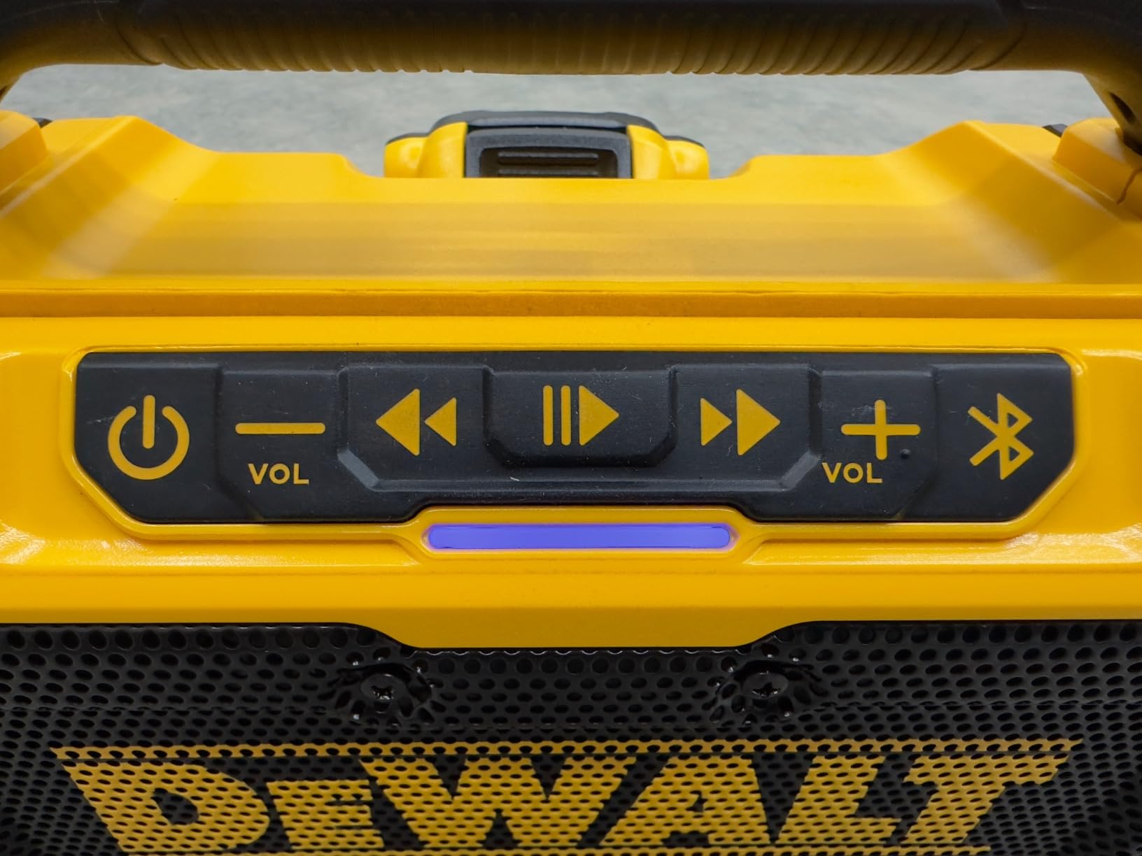 DEWALT 20V MAX Bluetooth Speaker, 100 ft Range, Durable for Jobsites, Phone Holder Included, Lasts 8-10 Hours with Single Charge (DCR010), Black Yellow customer photo 2