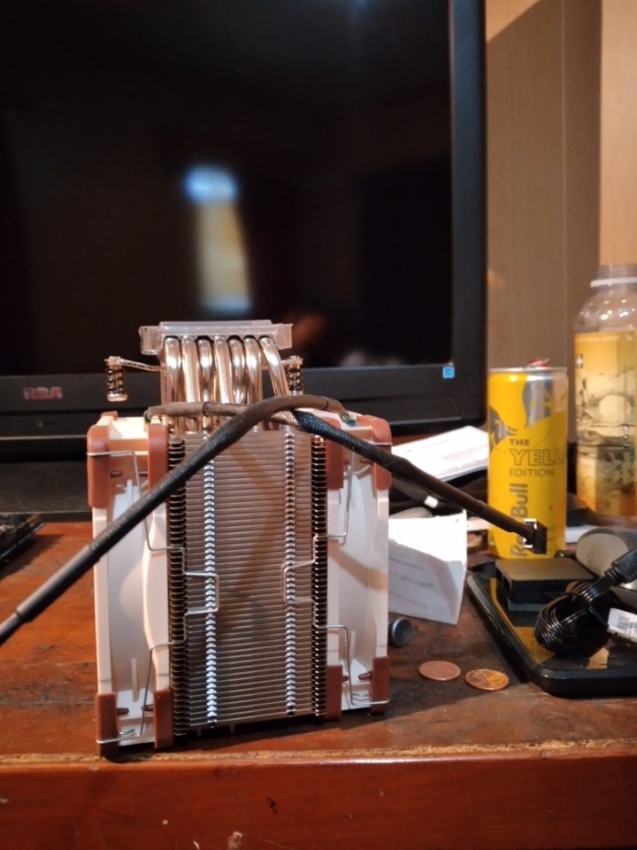 Noctua NH-U12A, Quiet High-Performance Single Tower CPU Cooler | 158mm Height, High-End Low-Noise Cooling, For Intel & AMD, Dual 120mm Fans, 100% RAM Compatibility, Rich Accessory Kit customer photo 1