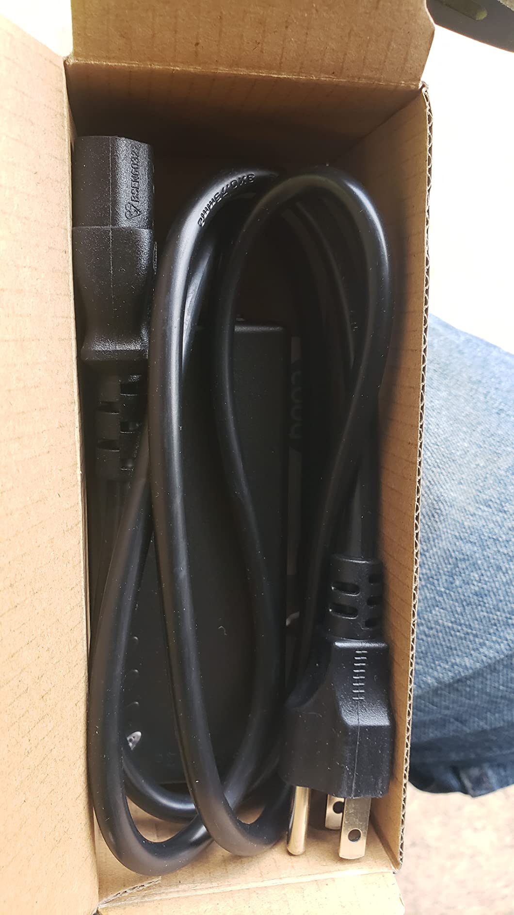 Cudy 30W Gigabit PoE+ Injector, 802.3at/af, 100m Range, POE200 | 30W 802.3at/af PoE+, GbE in/out, 4kV surge, 6kV ESD, auto-negotiation, reset button, wall/desk mount customer photo 2
