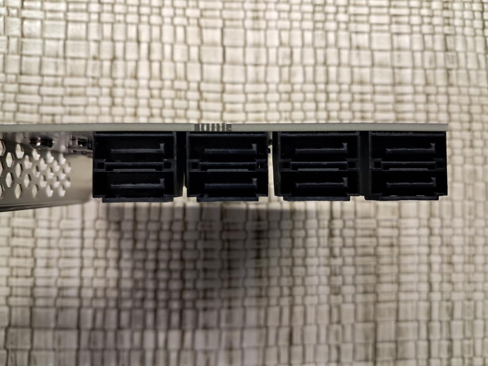ELUTENG PCIE SATA Expansion Card 2 Ports PCIE to SATA Card 6Gbps | SATA 3.0 Controller PCI Express X1 Expansion Card with Low Profile Bracket for Desktop PC Support SSD HDD customer photo 2