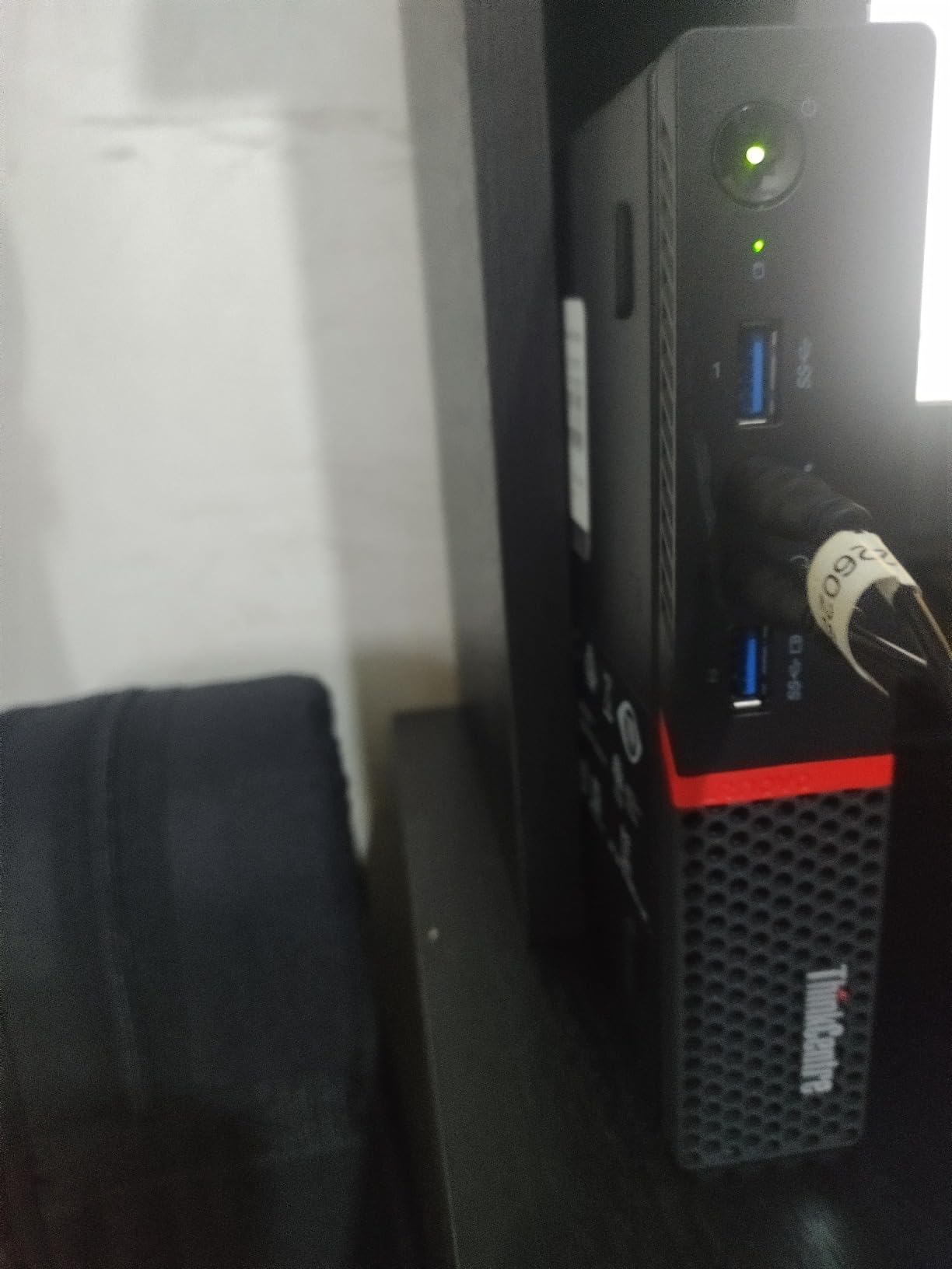 Lenovo Think Center M700 Tiny Desktop PC, Intel Quad Core I5-6500T 2.5GHz up to 3.1G, 8G, 240G SSD, WiFi, BT 4.0, HDMI, USB 3.0, DP Port, W10P64 (Renewed) customer photo 1