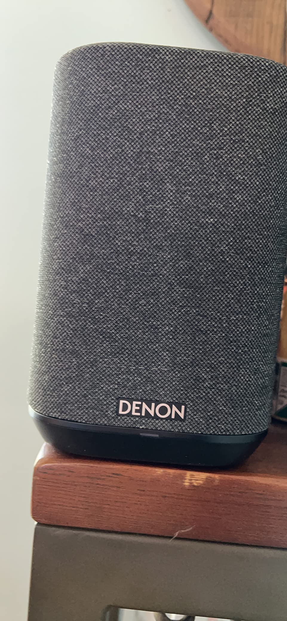 Denon Home 150 Wireless Smart Speaker - Compact Design, Wi-Fi & Bluetooth, HEOS Built-in, Alexa Built-in, Siri & AirPlay 2, Spotify Connect, Multi-Room Support, White customer photo 1