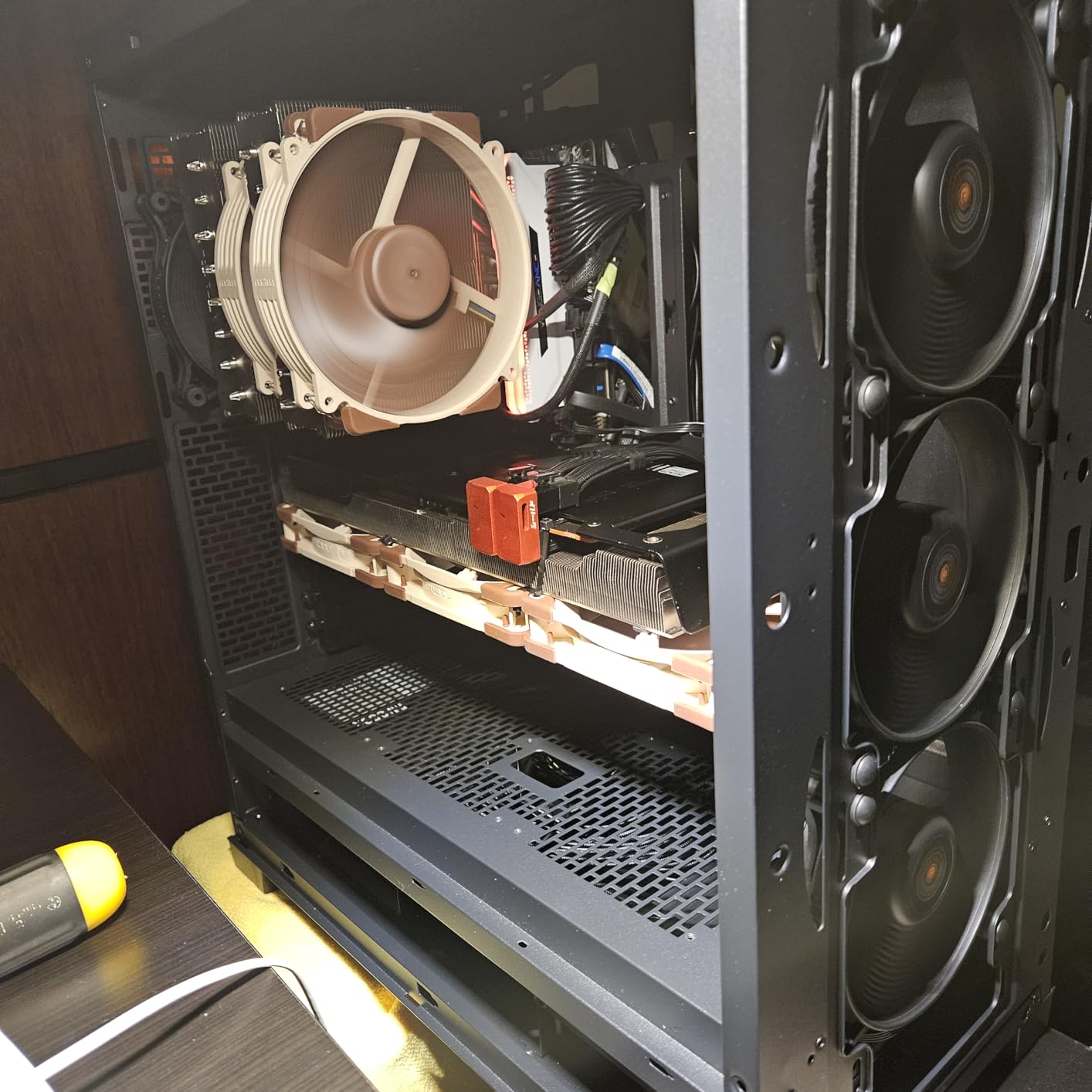 Phanteks XT Pro Silent, Mid-Tower Gaming Chassis, 3X M25-120 Black Fans Included, Closed Panels, USB-C 3.2 Gen2, Silent Case, Black customer photo 2