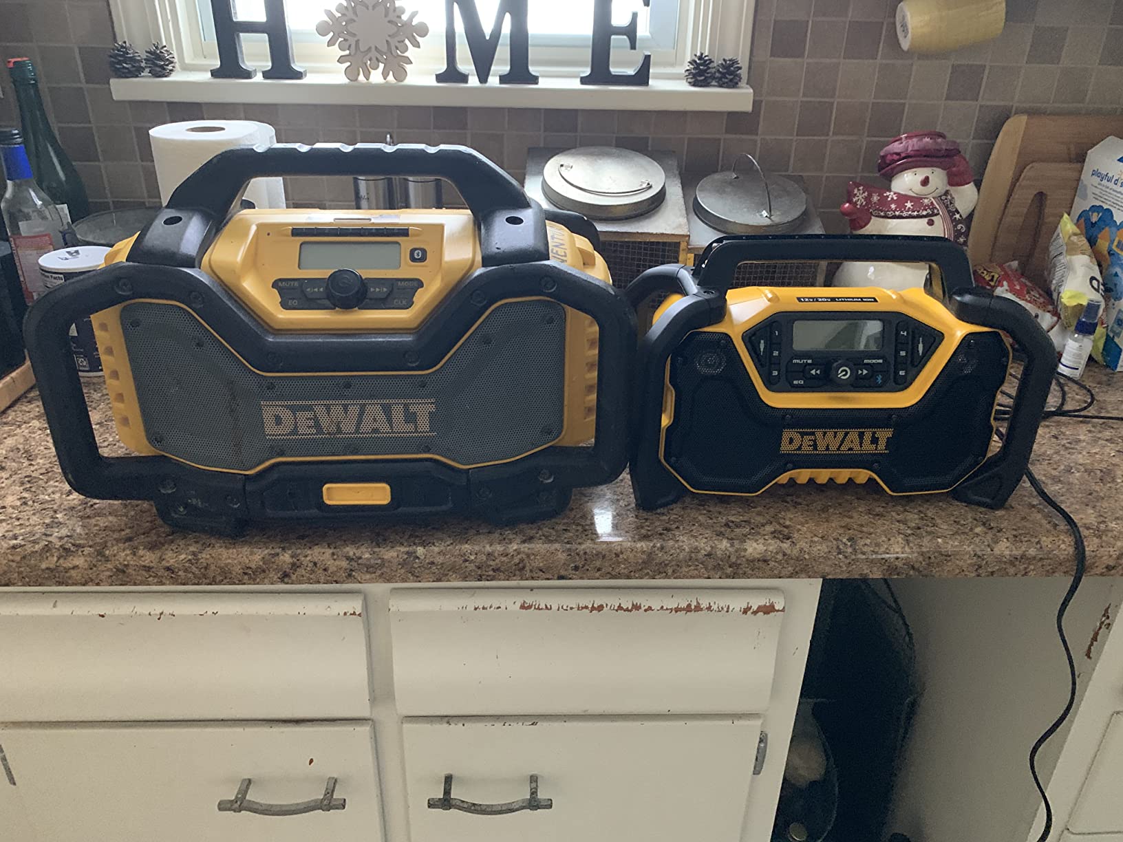 DEWALT 12V/20V MAX Portable Bluetooth Radio, Cordless, 100 ft Range, 3.5” Subwoofers, Jobsite (DCR028B) customer photo 1