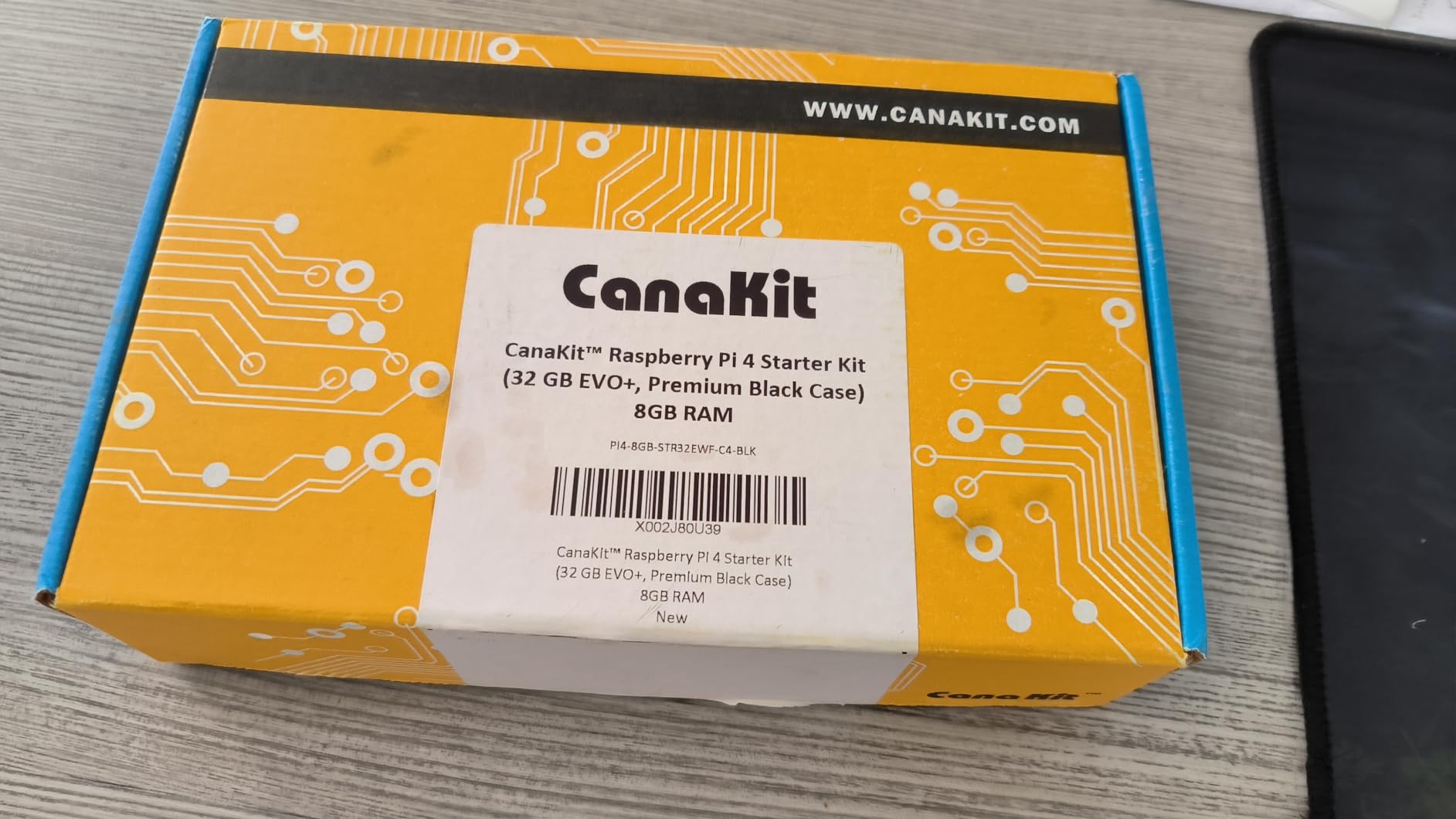 CanaKit Raspberry Pi 4 8GB Starter Kit - 8GB RAM customer photo 2