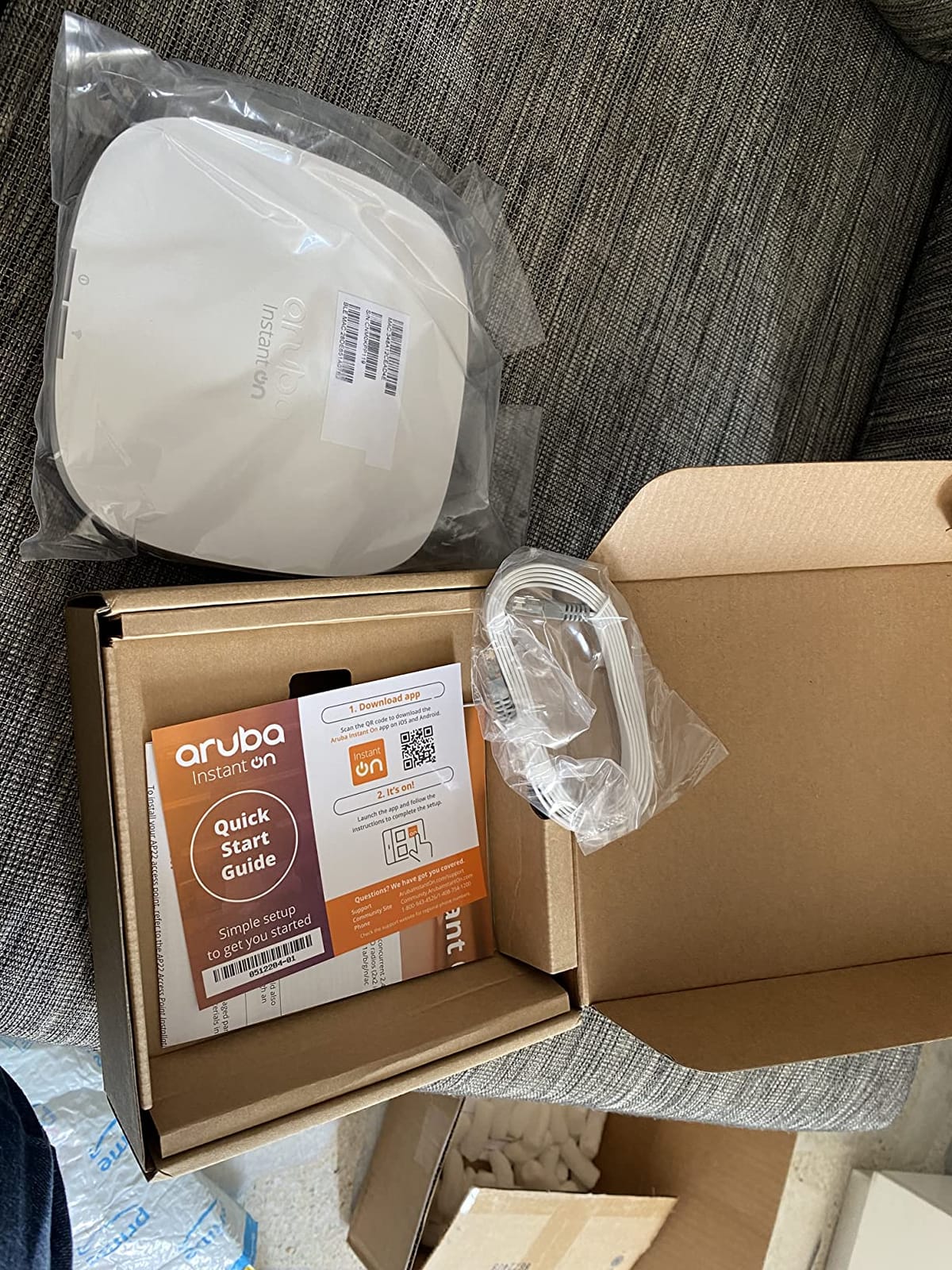 HPE Networking Instant On Access Point AP22 2x2 WiFi 6 Indoor Wireless Access Point customer photo 2