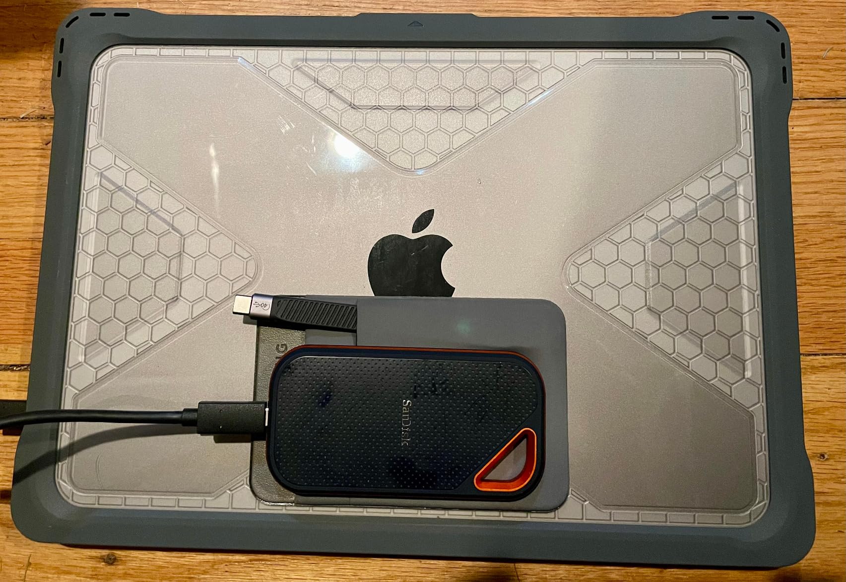 SANDISK 1TB Extreme PRO Portable SSD - Up to 2000MB/s, USB-C, USB 3.2 Gen 2x2, IP65 Water and Dust Resistance customer photo 2