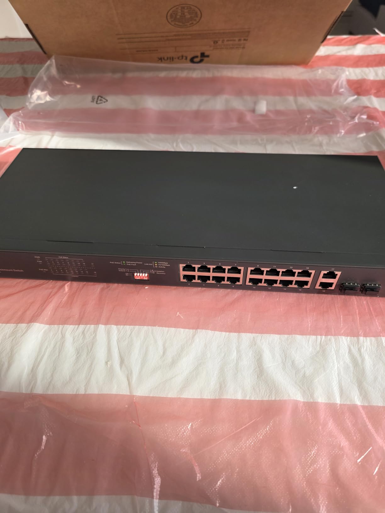 TP-Link TL-SG1428PE, 24 Port Gigabit Easy Smart Managed PoE+ Switch | 24 PoE+ Ports 250W, 2 SFP Slots, Auto Recovery, QoS, VLAN, IGMP, LAG customer photo 2