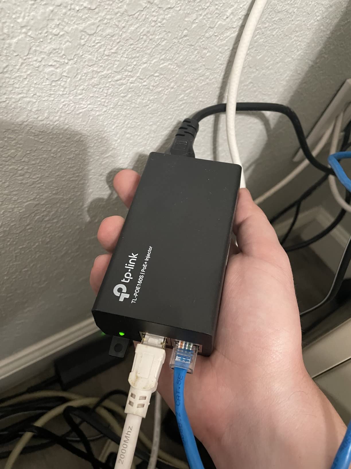 TP-Link Omada PoE+ Injector, Up to 30W, Gigabit, UL Certified (POE160S) | Up to 100m(328ft), 802.3at/af Compliant, Plug&Play, Wall Mountable customer photo 2