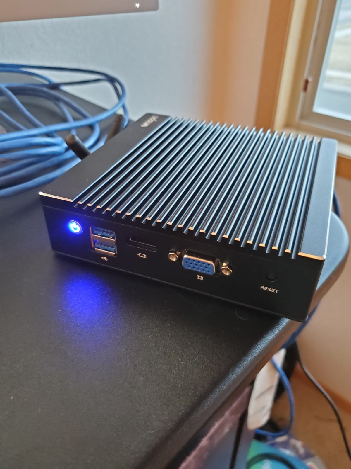 Fanless Micro Firewall Appliance Intel J3710 Quad Core, 4xIntel 2.5GbE i226 LAN Ports, DDR3 mSATA SSD AES NI Network Gateway Soft Router Test with pf-Sense/opn-Sense(8GB 240GB) customer photo 1