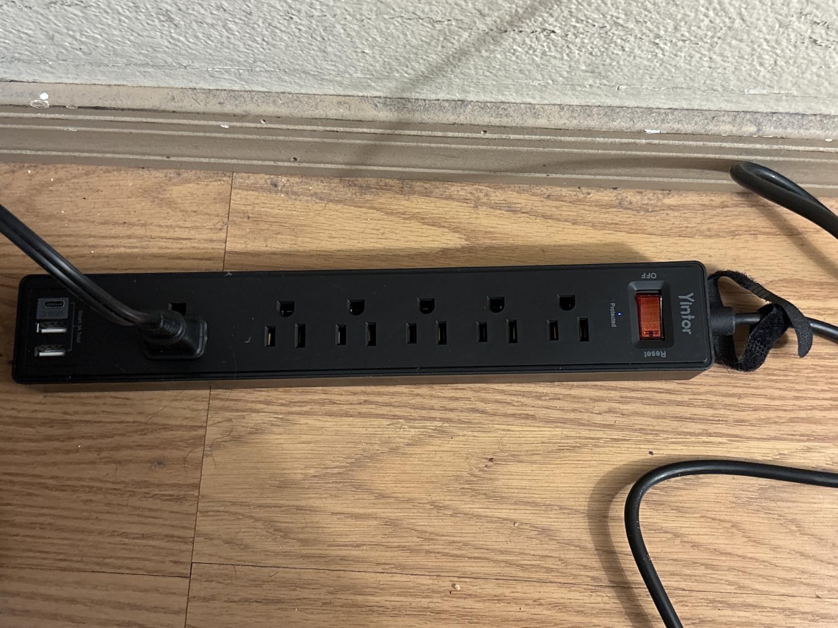 Yintar 6Ft Surge Protector Power Strip with 6 Outlets & 3 USB Ports, Black | 6 Feet Flat Plug Extension Cord with Multiple Outlets for Home, Office, Dorm Essentials, 1680 Joules, ETL Listed customer photo 2