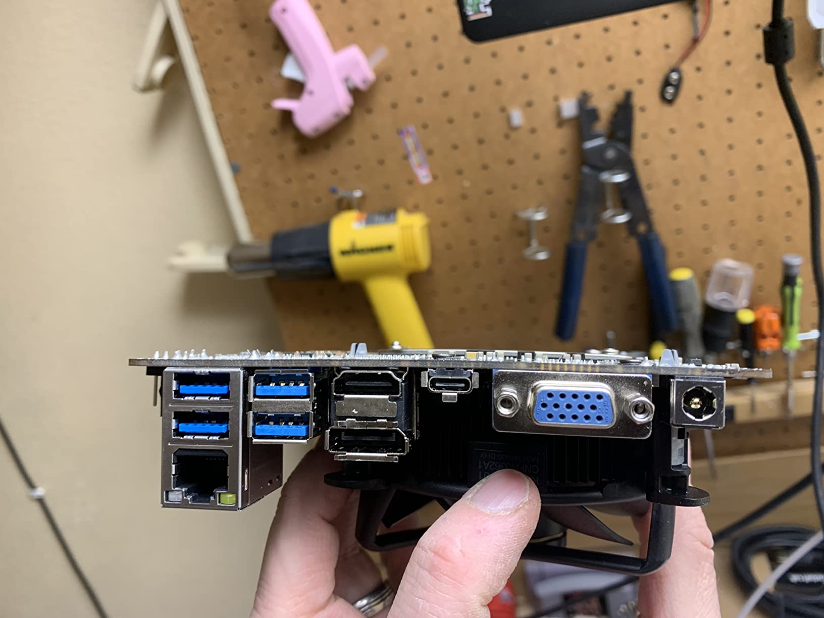 ASRock Intel Socket LGA1200 Intel H470 Black Mini/Booksize Barebone System Model DESKMINI H470W customer photo 2
