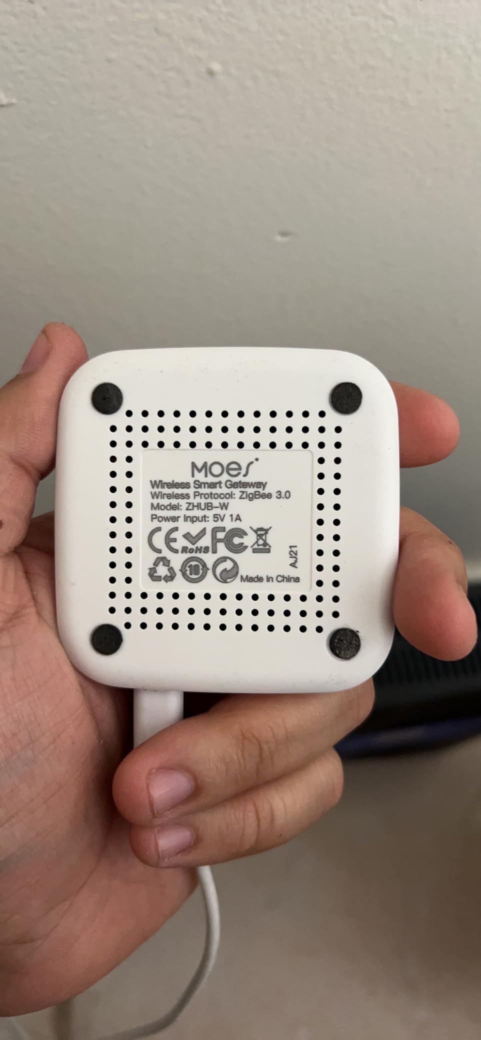 MOES ZigBee Smart Touch Wall Light Switch, Requires Tuya ZigBee Hub, No Neutral Wire/N+L Wiring, No Capacitor, Smart Life Tuya 2/3 Way Remote Control, Work with Alexa Google Home, 2MQTT, 1 Gang White customer photo 2