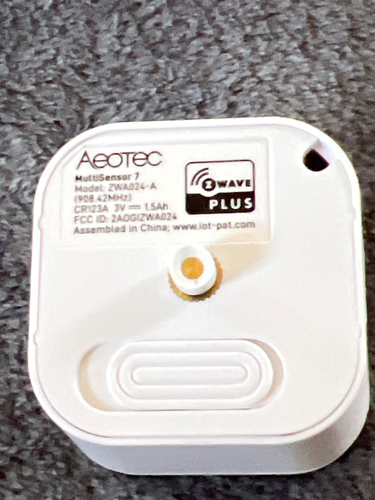 Aeotec MultiSensor 7, 6-in-1 Z-Wave Sensor - Motion, Temperature, Light, Humidity, UV, and Vibration customer photo 1