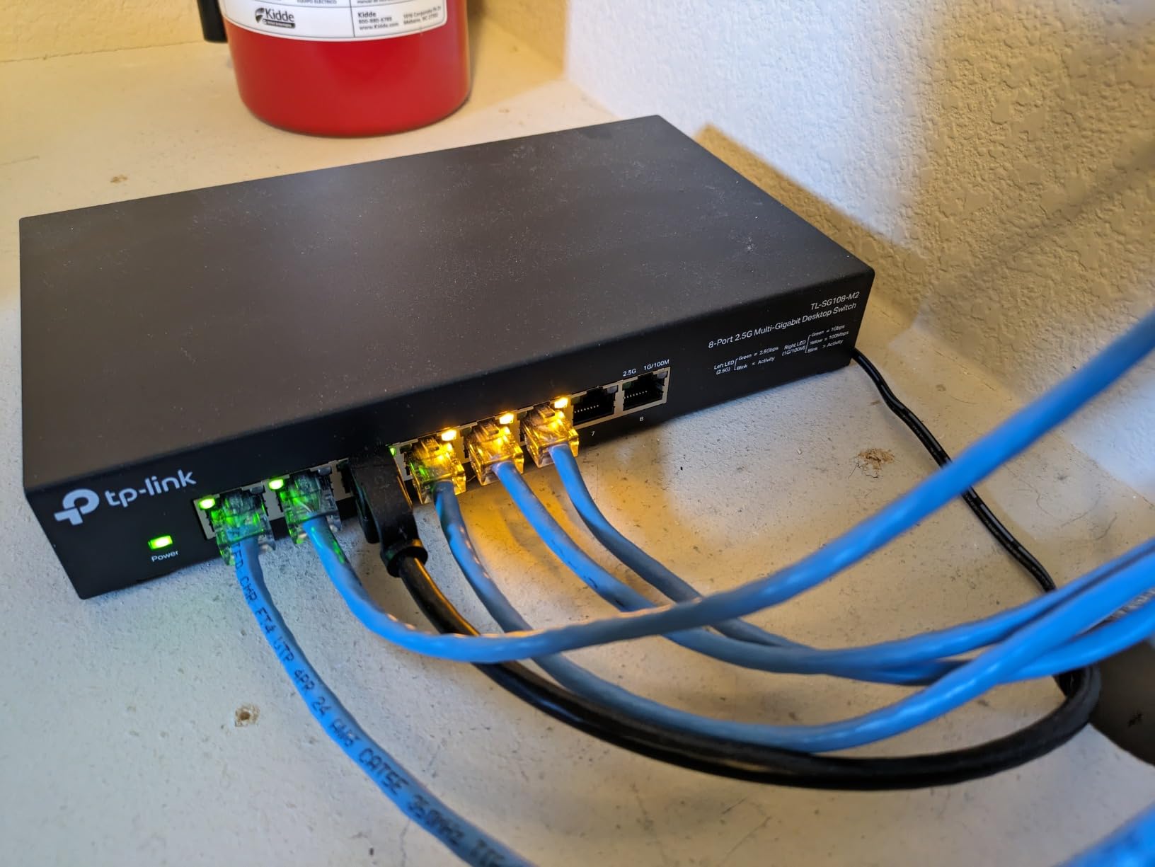 TP-Link TL-SG105-M2, 5 Port Multi-Gigabit Unmanaged Network Switch | Ethernet Splitter, 2.5G Bandwidth, Plug & Play, Desktop/Wall-Mount, Fanless Metal Design customer photo 1
