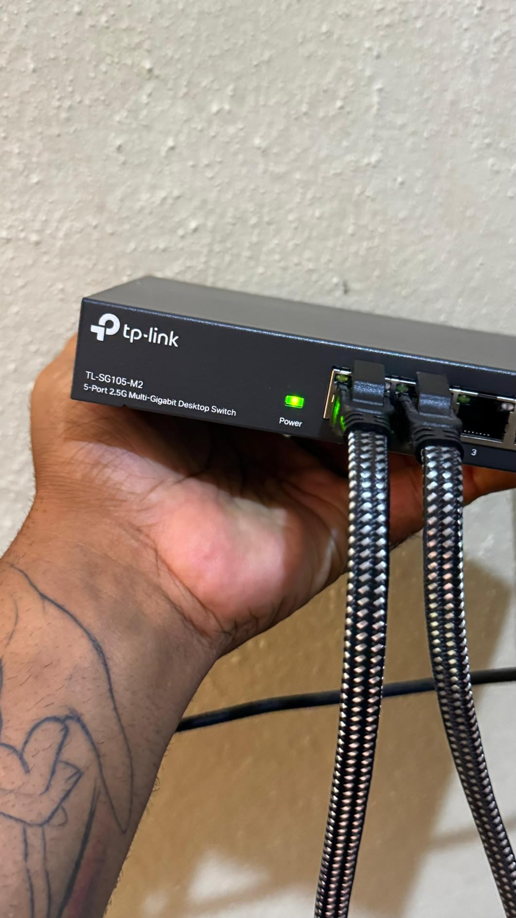 TP-Link TL-SG105-M2, 5 Port Multi-Gigabit Unmanaged Network Switch | Ethernet Splitter, 2.5G Bandwidth, Plug & Play, Desktop/Wall-Mount, Fanless Metal Design customer photo 2