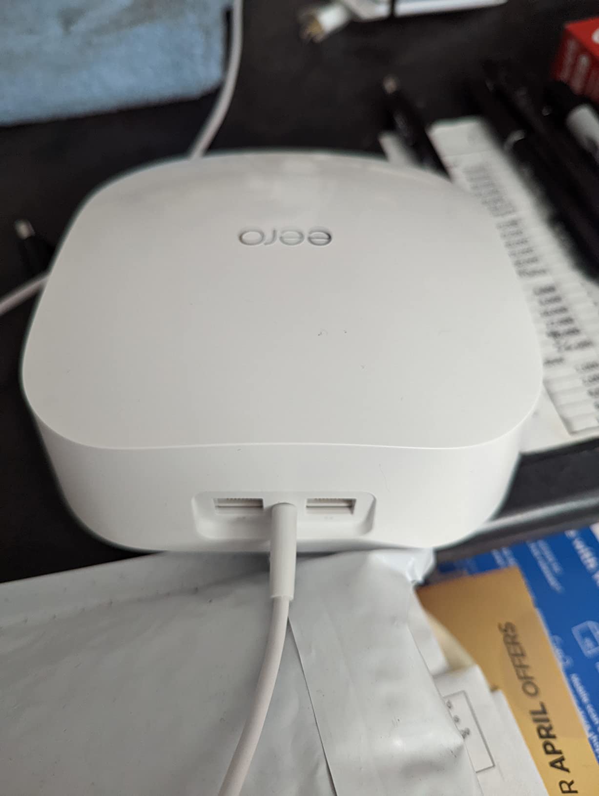 Amazon eero Pro 6E mesh wifi router - Supports internet plans up to 2.5 Gbps, Coverage up to 2,000 sq. ft., Connect 100+ devices, 1-pack customer photo 2