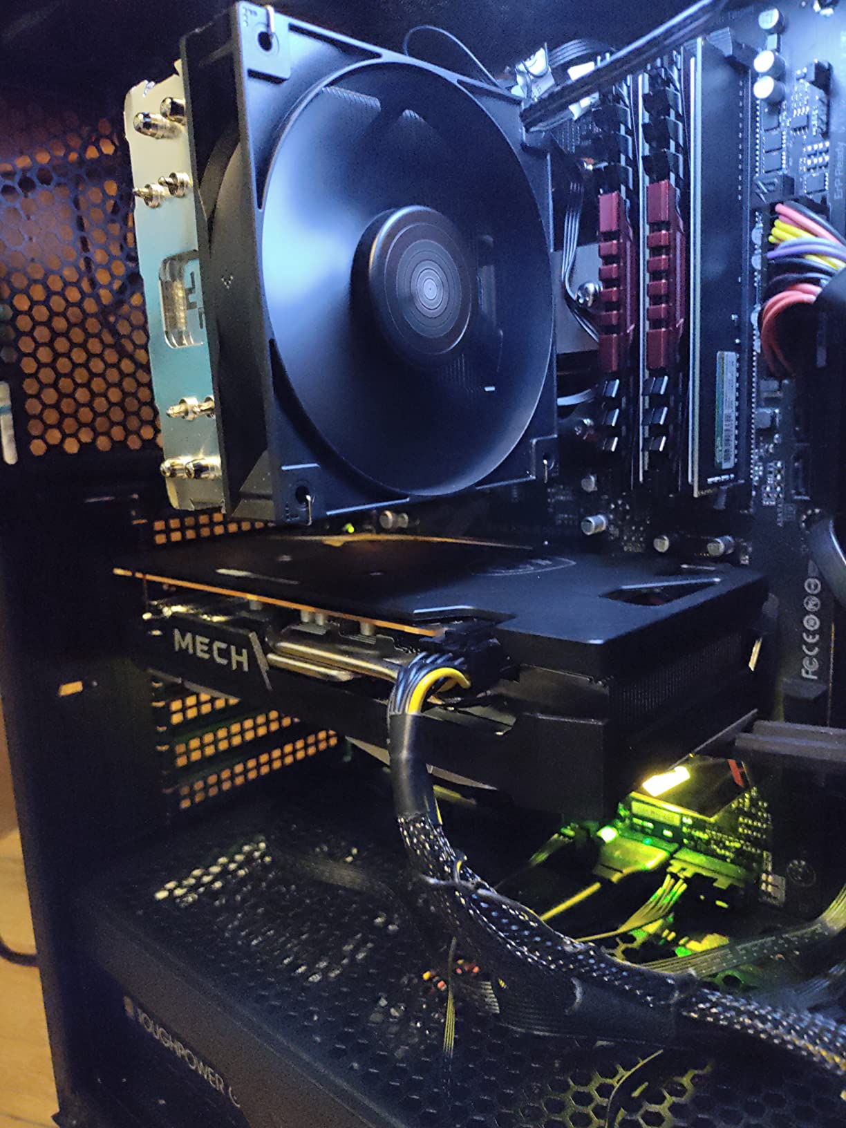 AMD Ryzen 5 5600G 6-Core 12-Thread Desktop Processor with Radeon Graphics customer photo 1