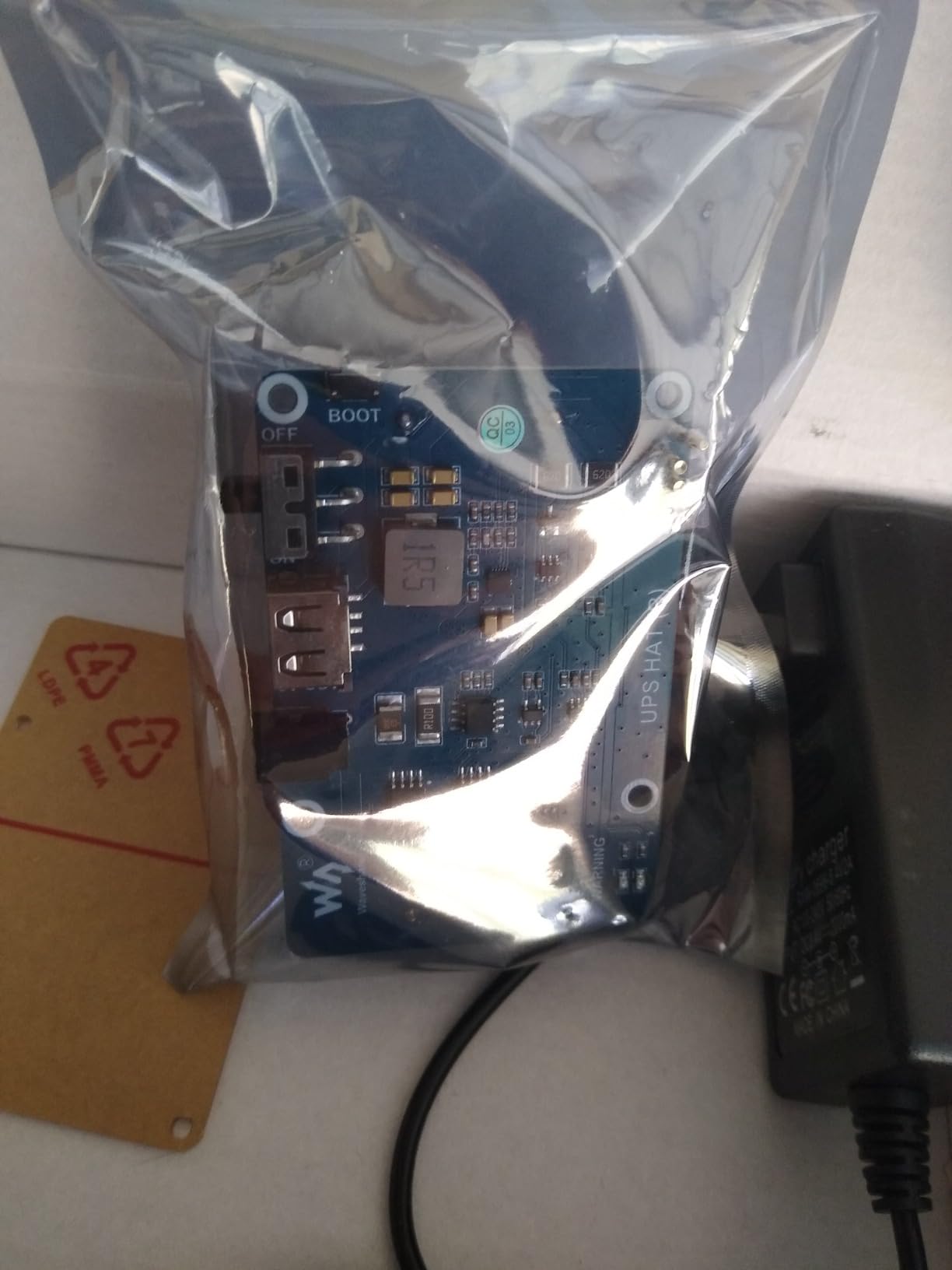 Waveshare UPS HAT (B) for Raspberry Pi 5V Uninterruptible Power Supply 5A High Current with Pogo Pins Connector customer photo 1
