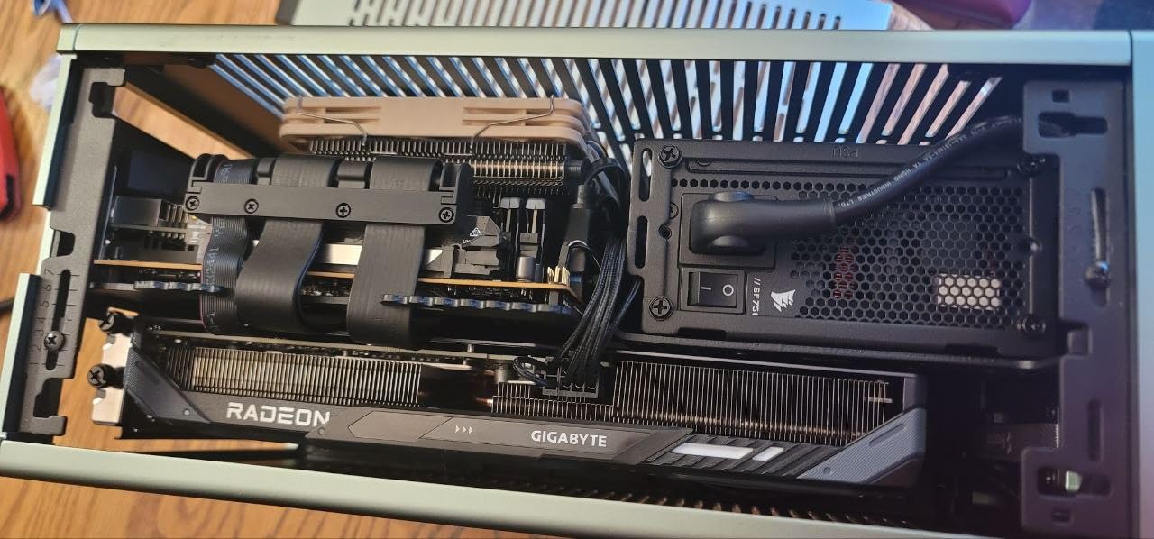 Fractal Design Terra Jade - Wood Walnut Front Panel - Small Form Factor - Mini ITX Gaming case - PCIe 4.0 Riser Cable - USB Type-C - Anodized Aluminum Panels customer photo 2