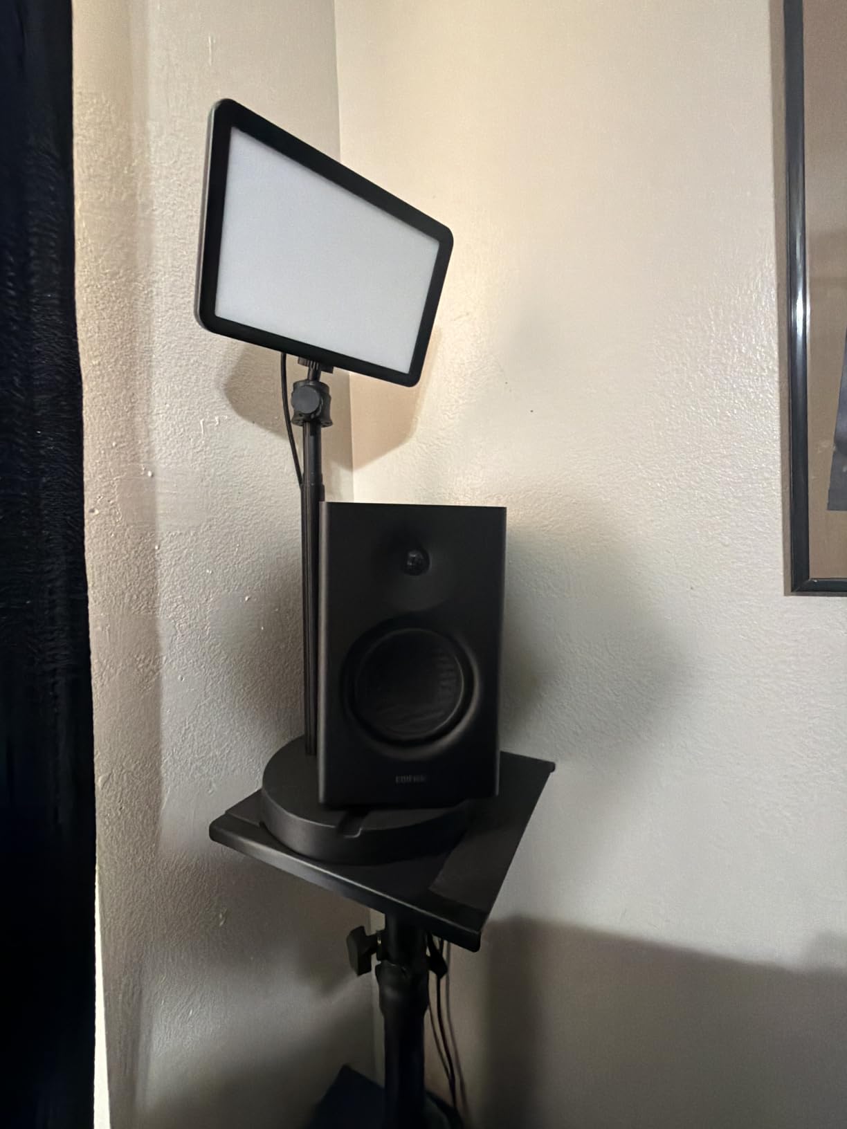 Edifier MR4 Powered Studio Monitors, 4