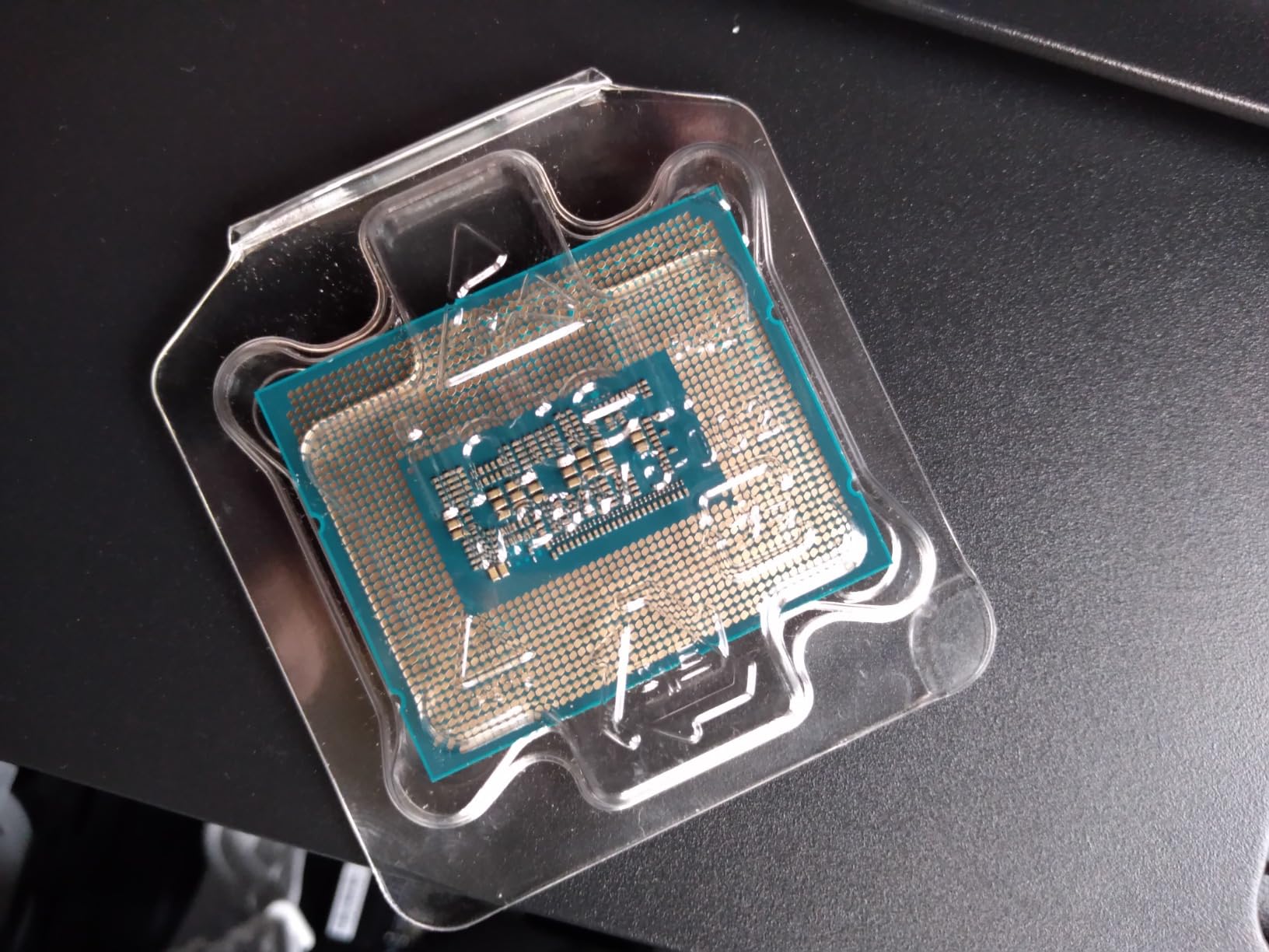 Intel Core i7-12700KF Desktop Processor 12 (8P+4E) Cores up to 5.0 GHz Unlocked LGA1700 600 Series Chipset 125W customer photo 1