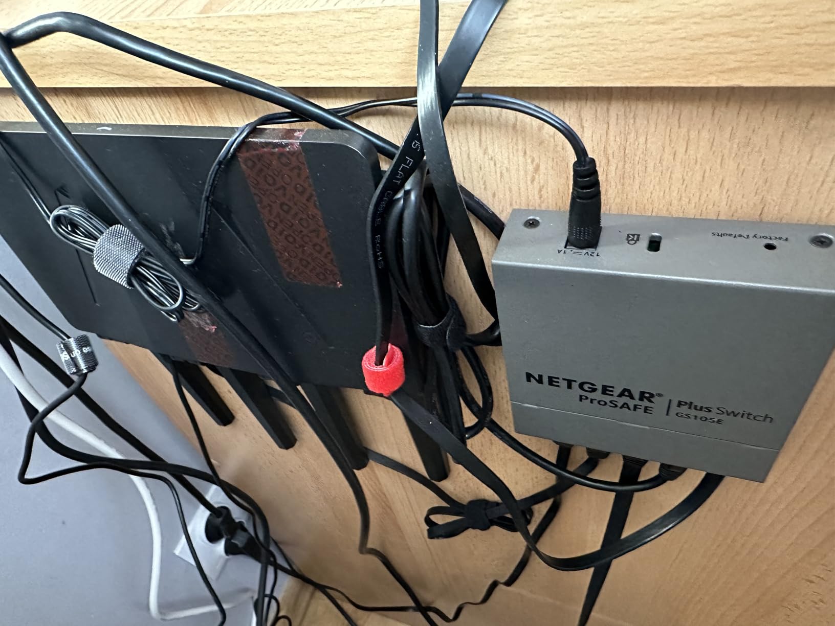 GL.iNet GL-AX1800 (Flint) WiFi 6 Router - Dual Band Gigabit Wireless Internet Router | 5 x 1G Ethernet Ports | Up to 120 Devices | OpenVPN & WireGuard | Wi-Fi 6 1.8 Gbps customer photo 2