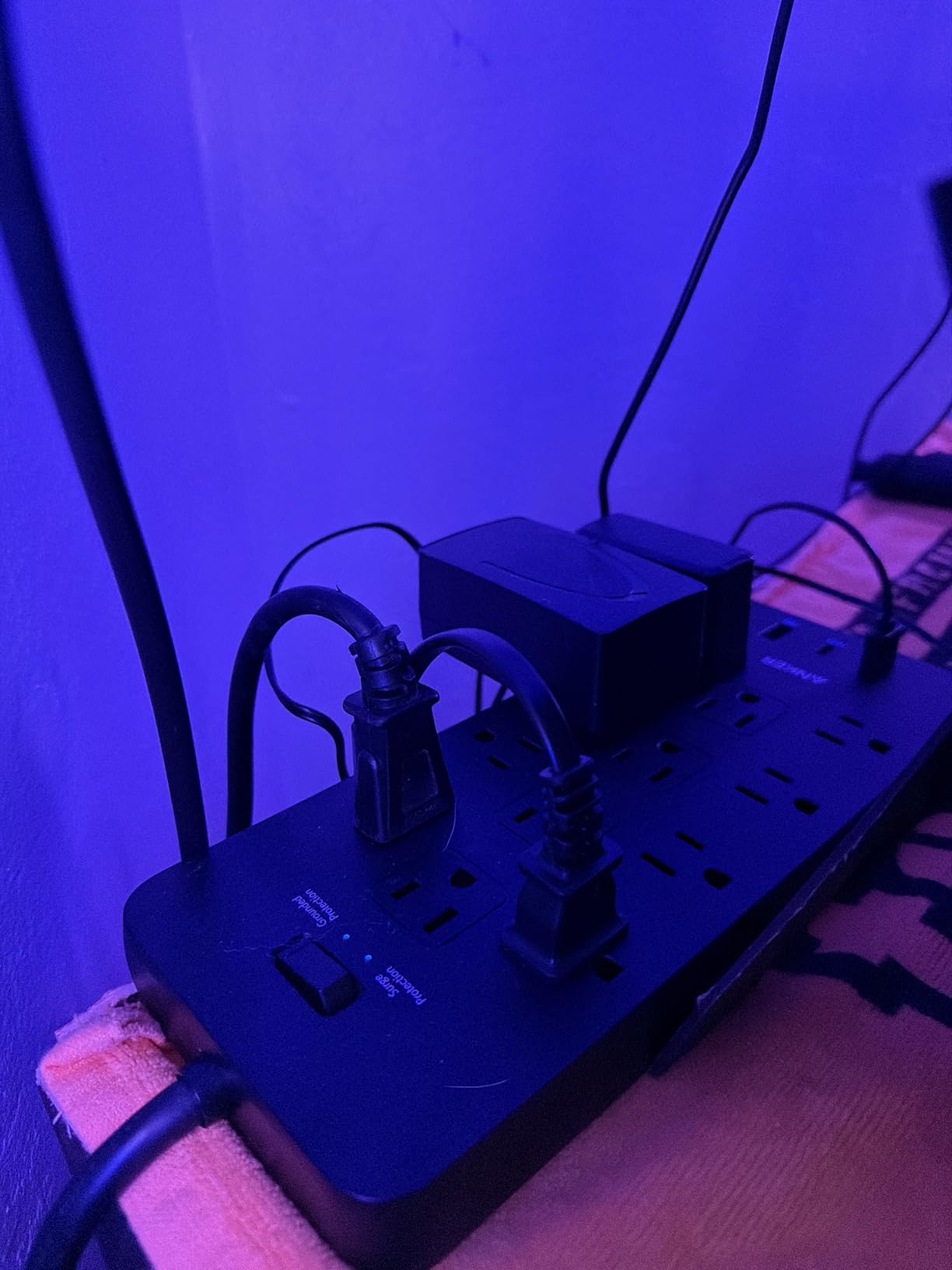 Anker Power Strip with 2100J Surge Protector, Outlet Extender, 20W, 12 AC | 5ft Extension Cord with Multiple Outlets, 1 USB C, 2 USB A, Home Office, Dorm Room Essentials, TUV Listed customer photo 1