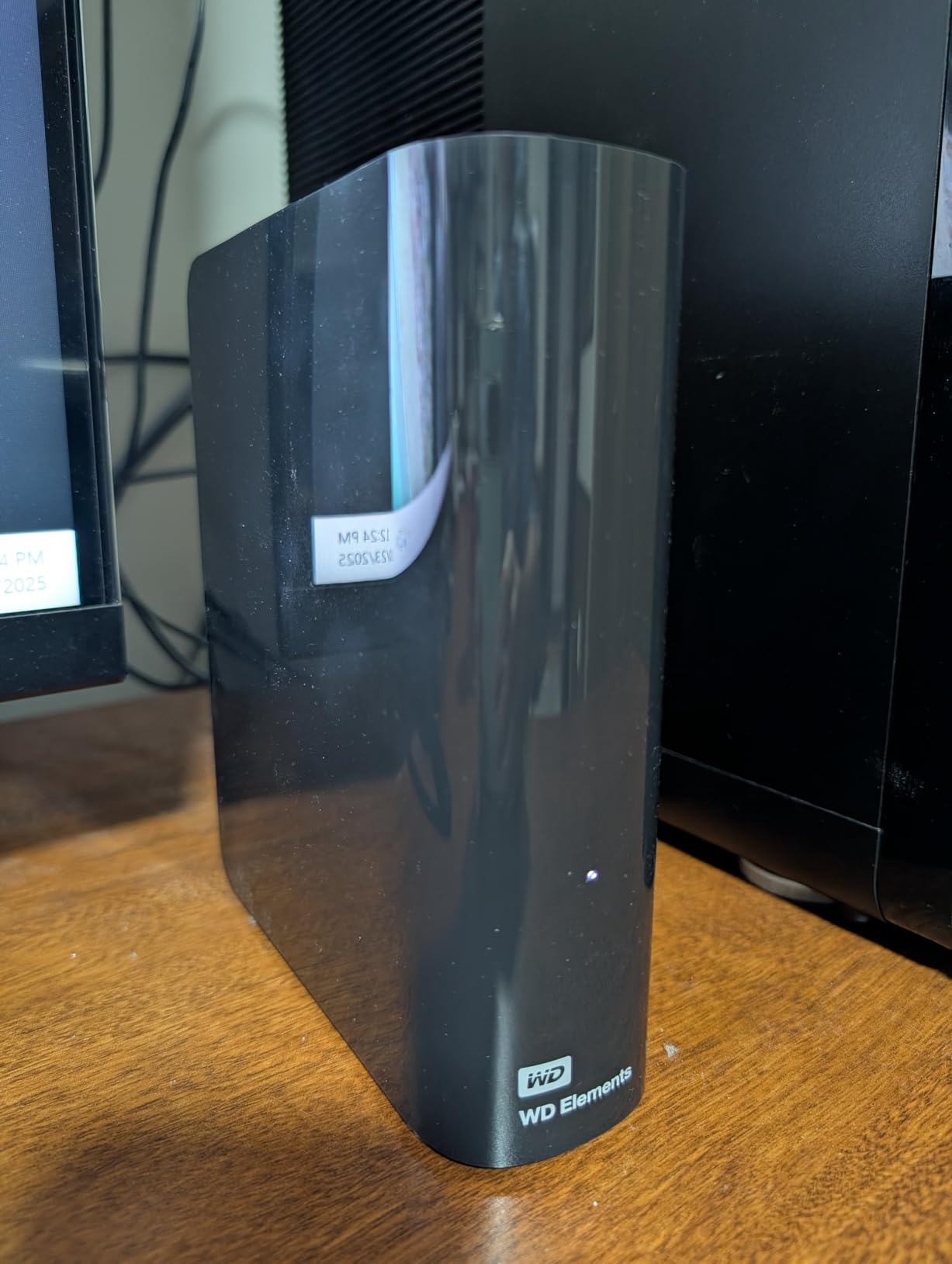 WD 20TB Elements Desktop External Hard Drive, USB 3.0 drive for plug-and-play storage - WDBWLG0200HBK-NESN customer photo 2